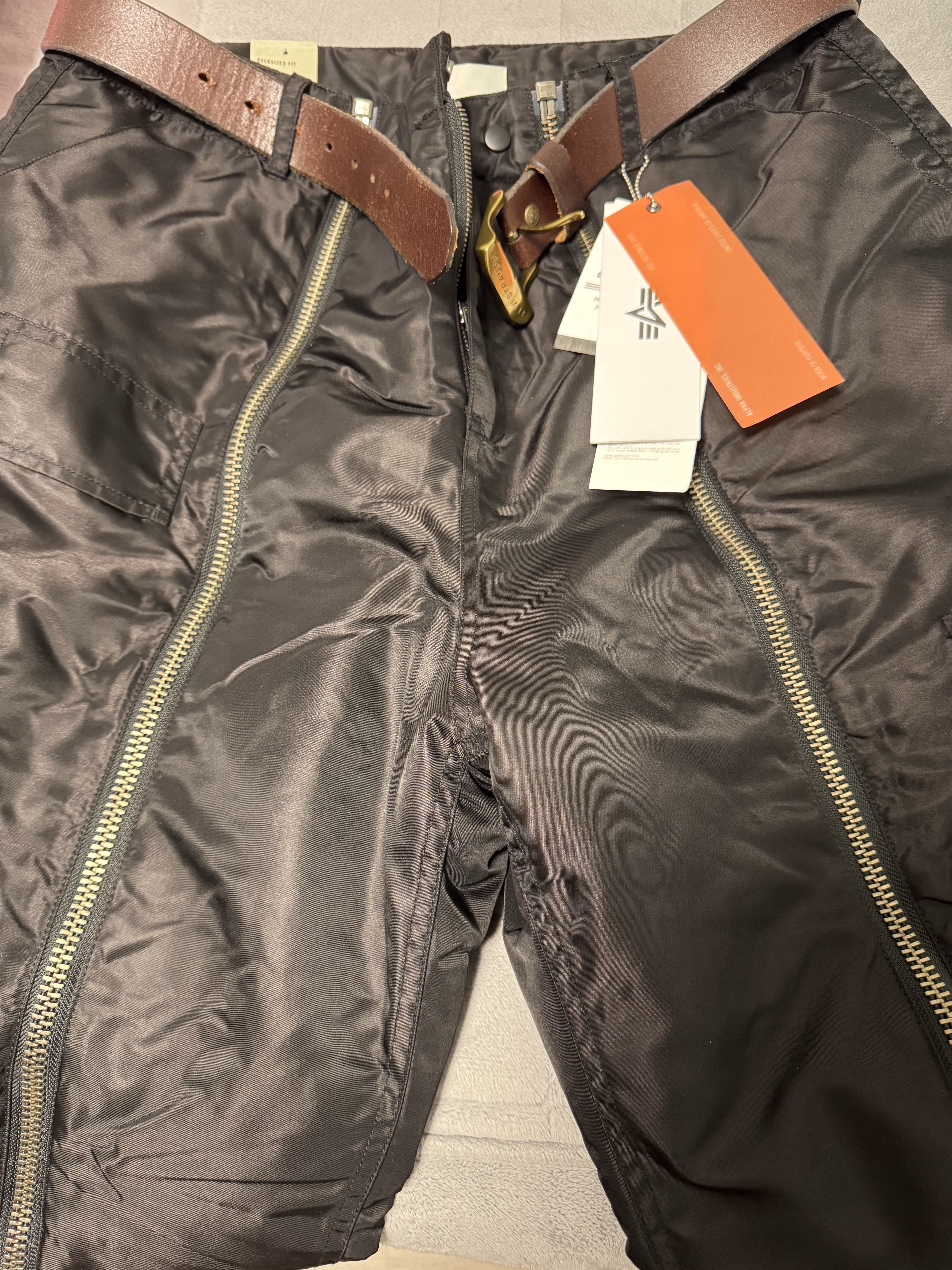 ALPHA INDUSTRIES A-11 Flight Pant Black 착용 스타일 - 1