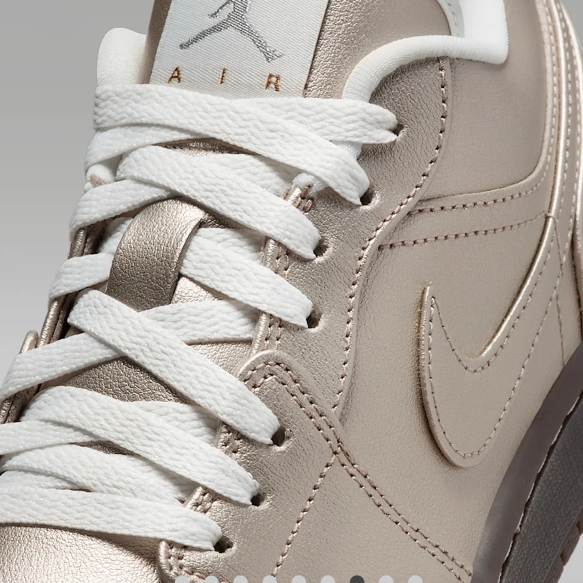 (W) Jordan 1 Low Metallic Zinc 착용 스타일 - 2