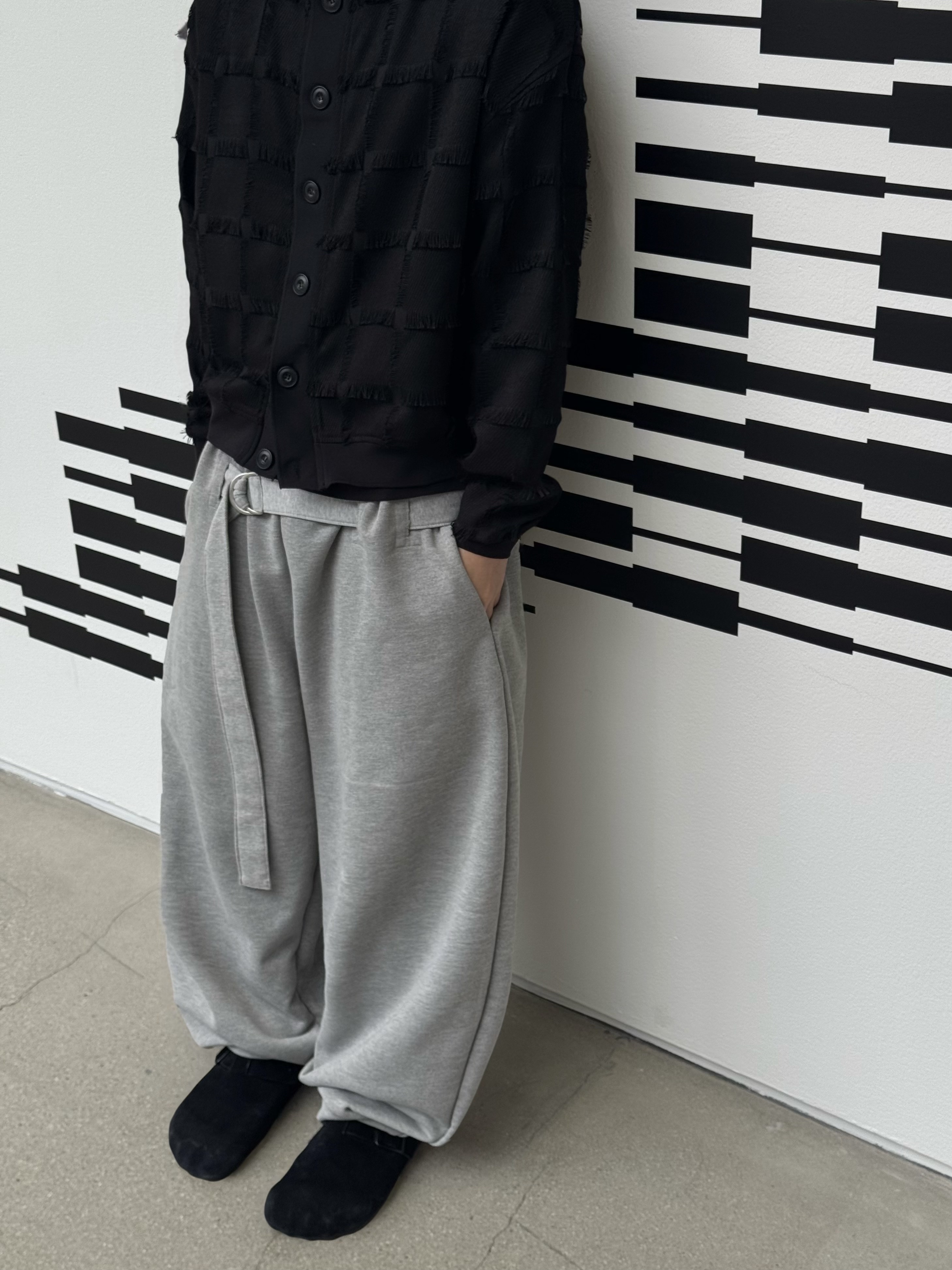MJD x Koin Seoul Belted Heavy Sweat Baggy Pants Black, Balenciaga Sunday Mule Black 착용 스타일 - 3