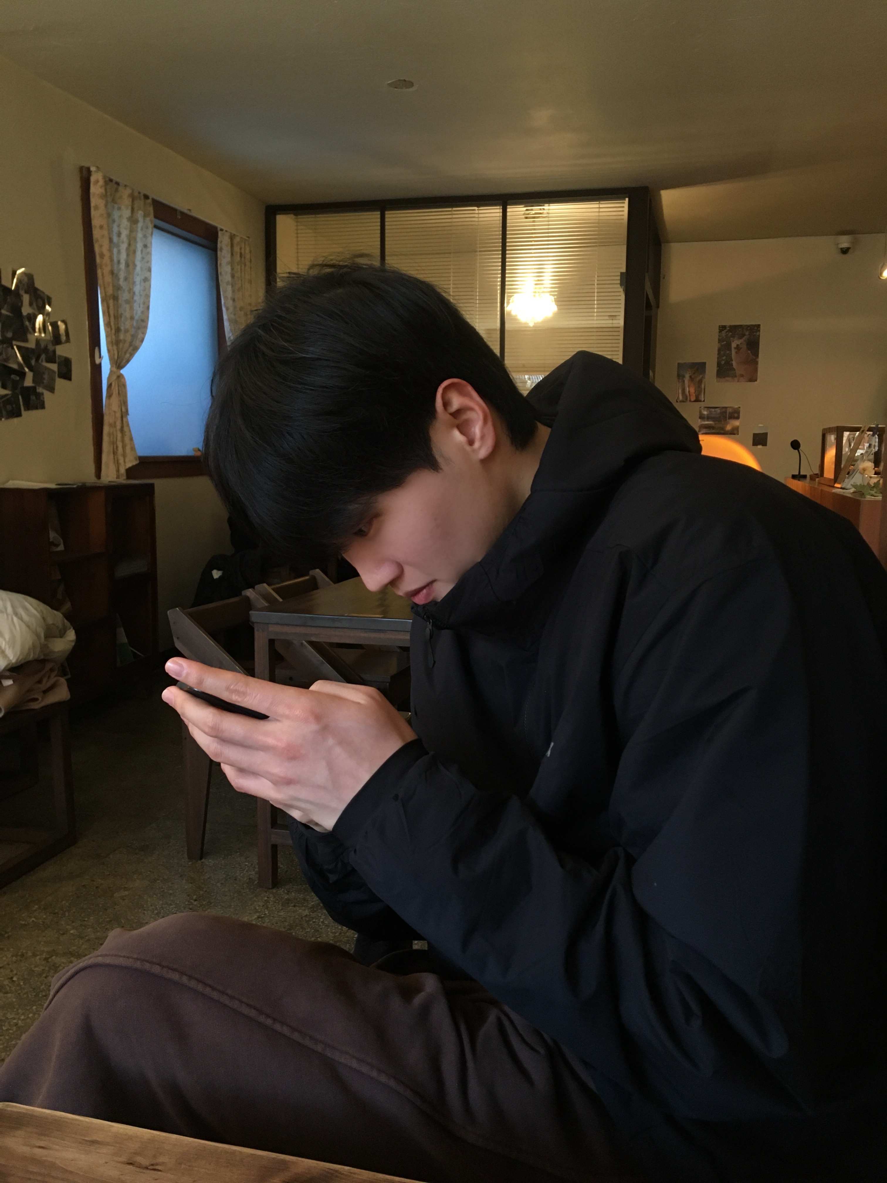 Arc'teryx Atom Hoody Black, Arc'teryx Aerios 35 Backpack Black 착용 스타일 - 1