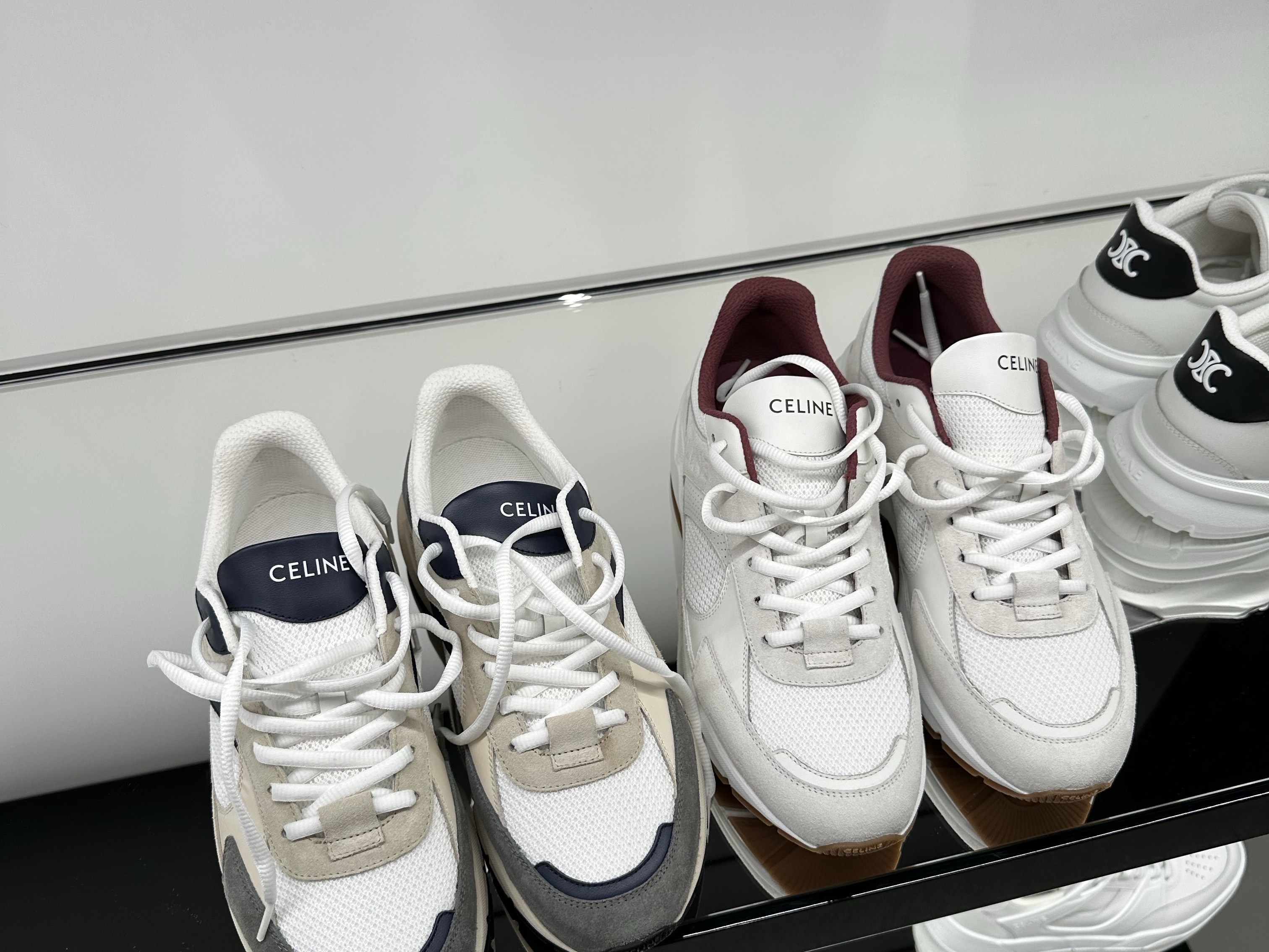 Celine Runner CR-03 Low Lace Up Sneakers Grey, Celine Runner CR-03 Low Lace-Up Sneaker in Mesh, Calfskin and Suede Calfskin Black Optic White 착용 스타일 - 2