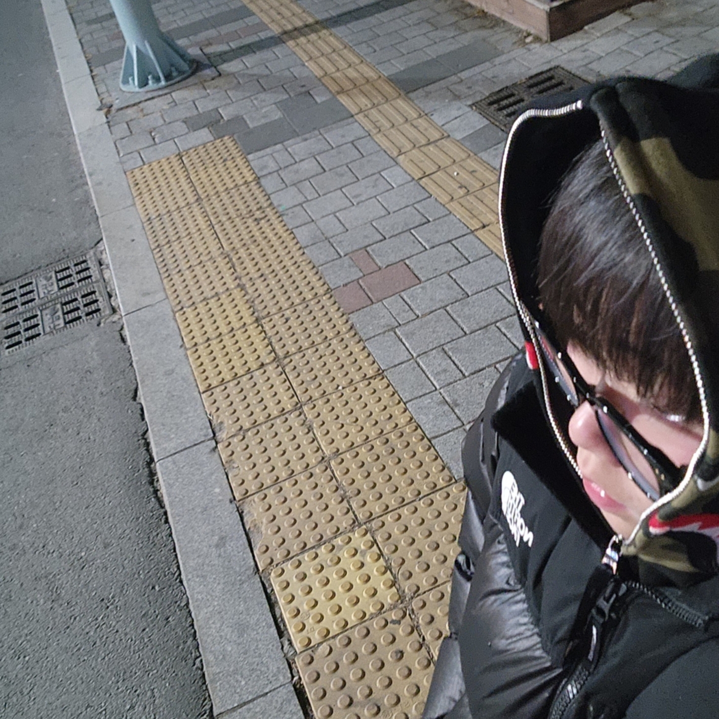 BAPE 1st Camo Shark Full Zip Hoodie Army Green 착용 스타일 - 3