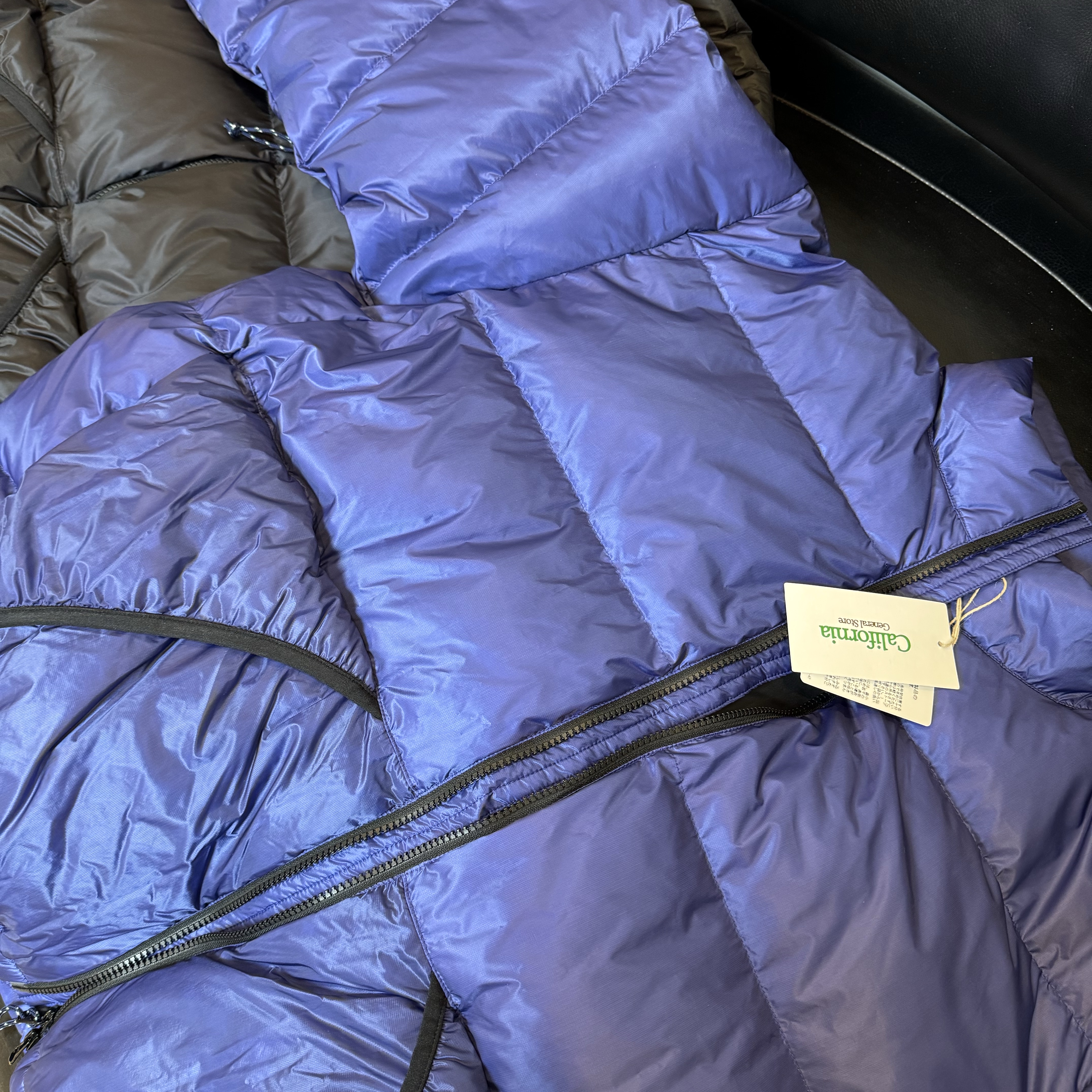 [KREAM 단독] California General Store Nylon Allied Down Vest Royal - 24FW 착용 스타일 - 2