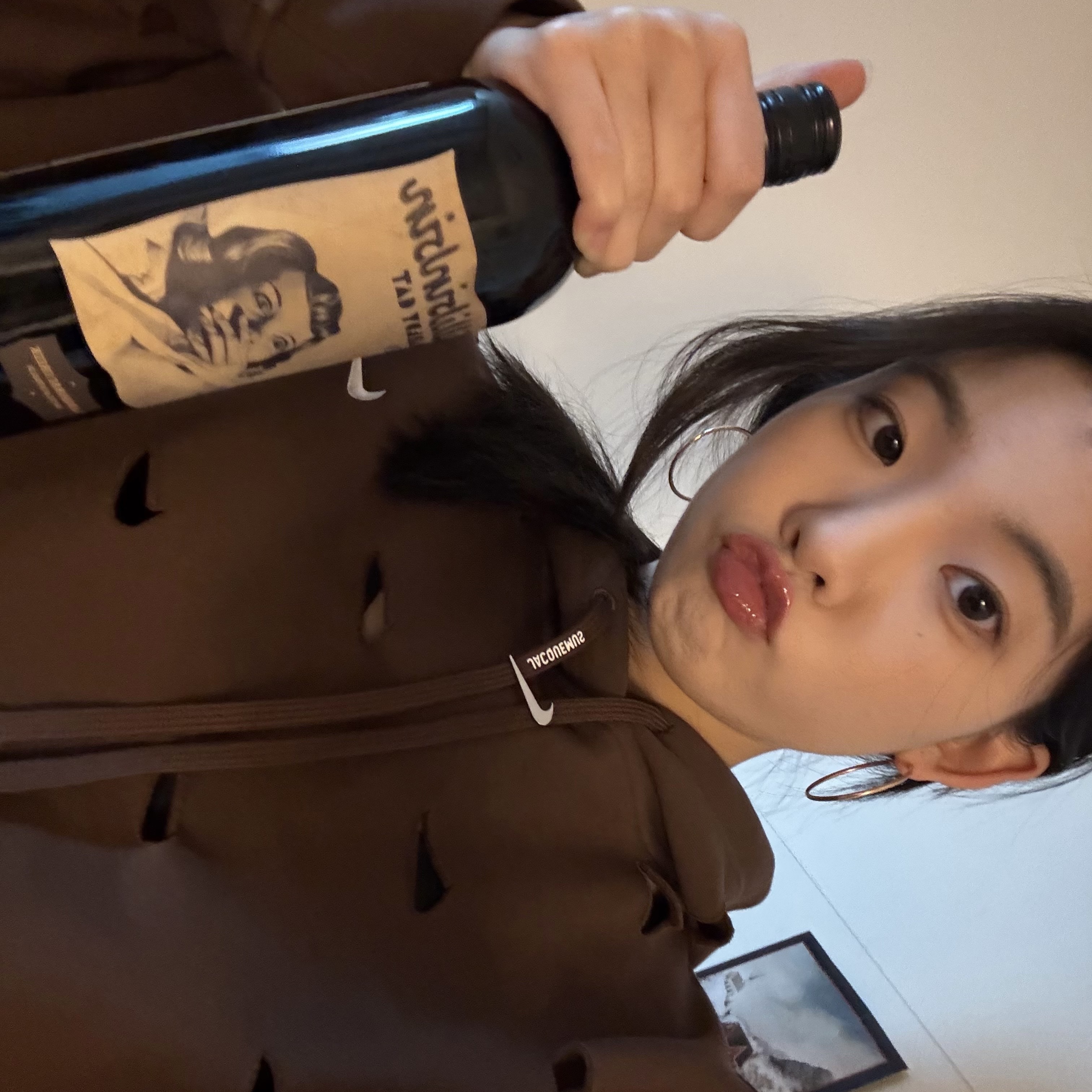 Nike x Jacquemus Swoosh Hoodie Cacao Wow - Asia 착용 스타일 - 2