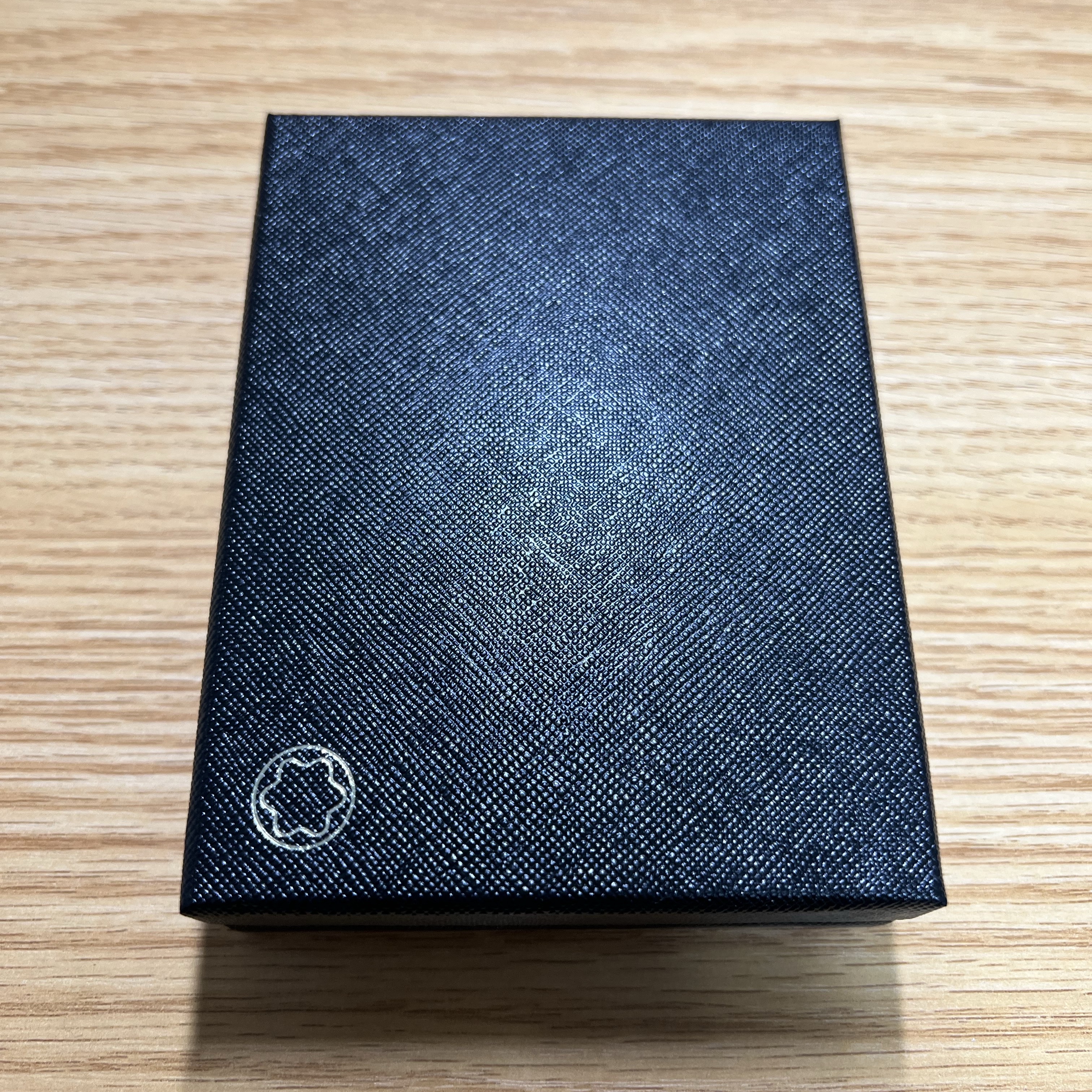 Montblanc Sartorial 4cc Mini Wallet Black 착용 스타일 - 2