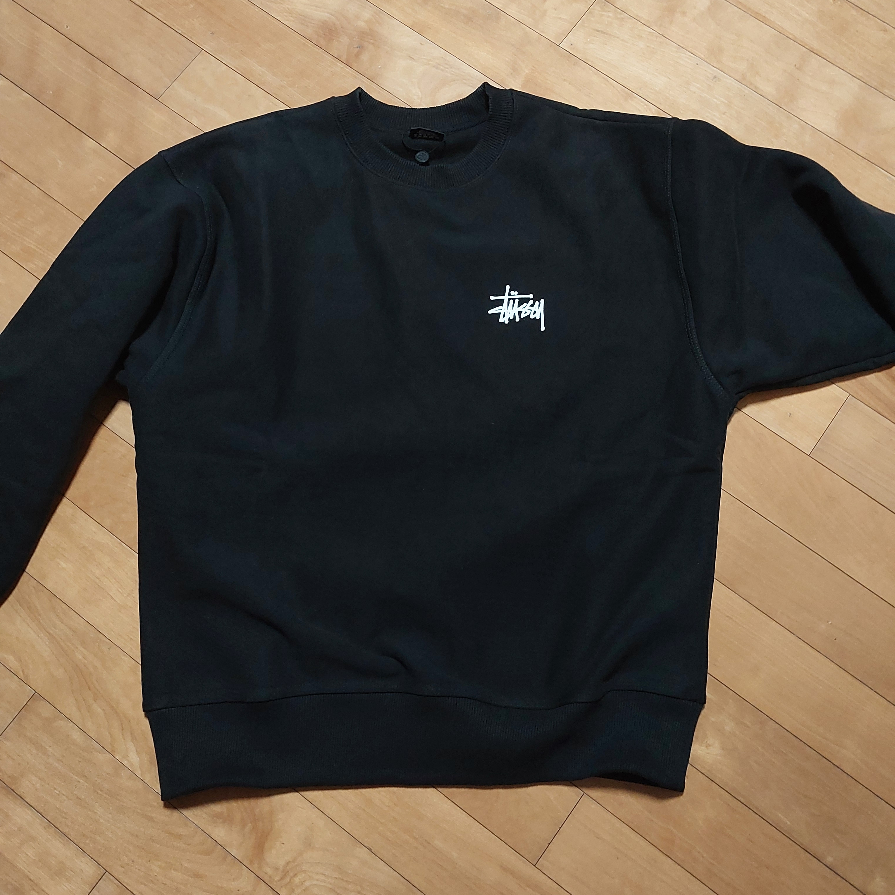 Stussy Basic Stussy Crew Black 2022 착용 스타일 - 2