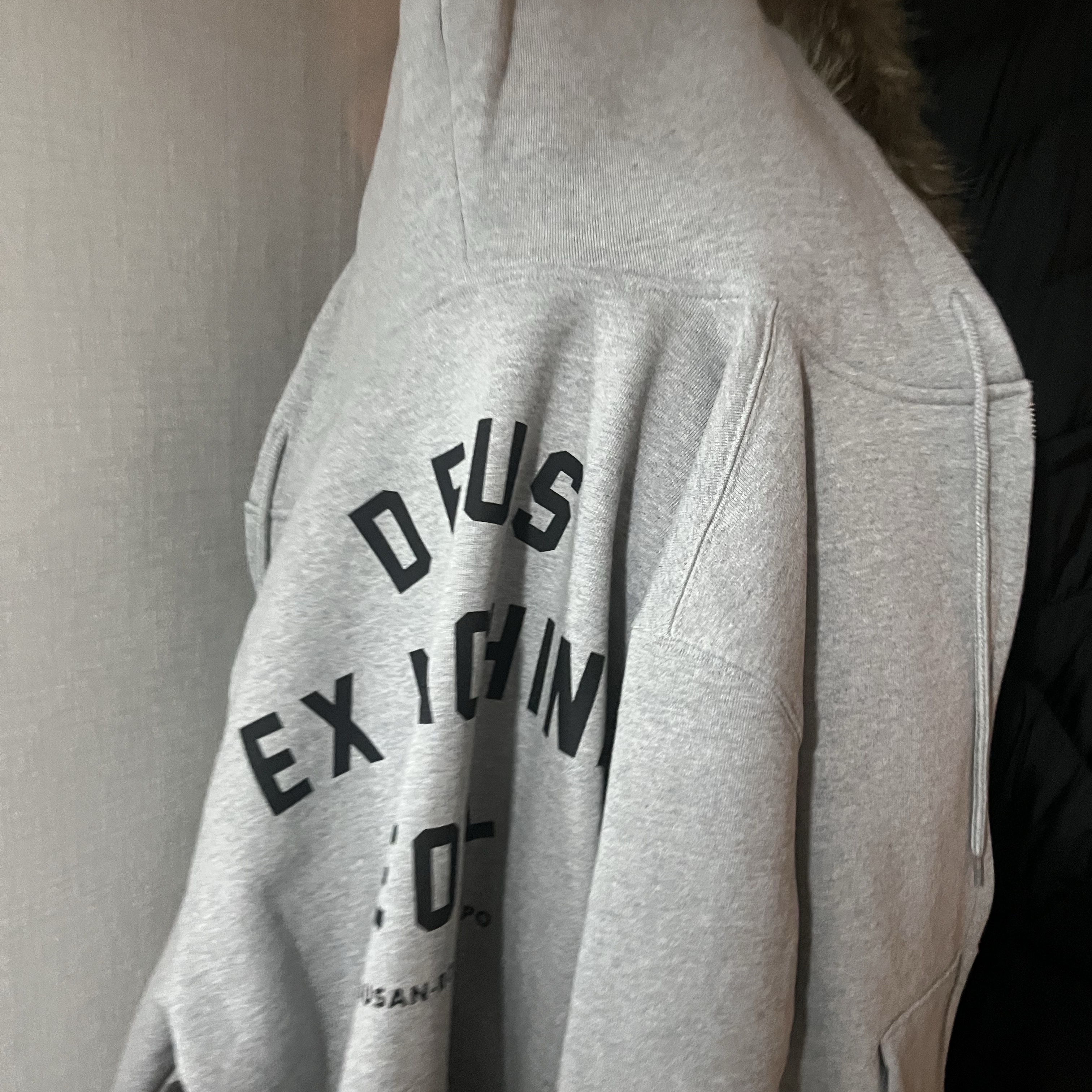Deus Ex Machina Seoul College Hooded Jacket Grey Heather 착용 스타일