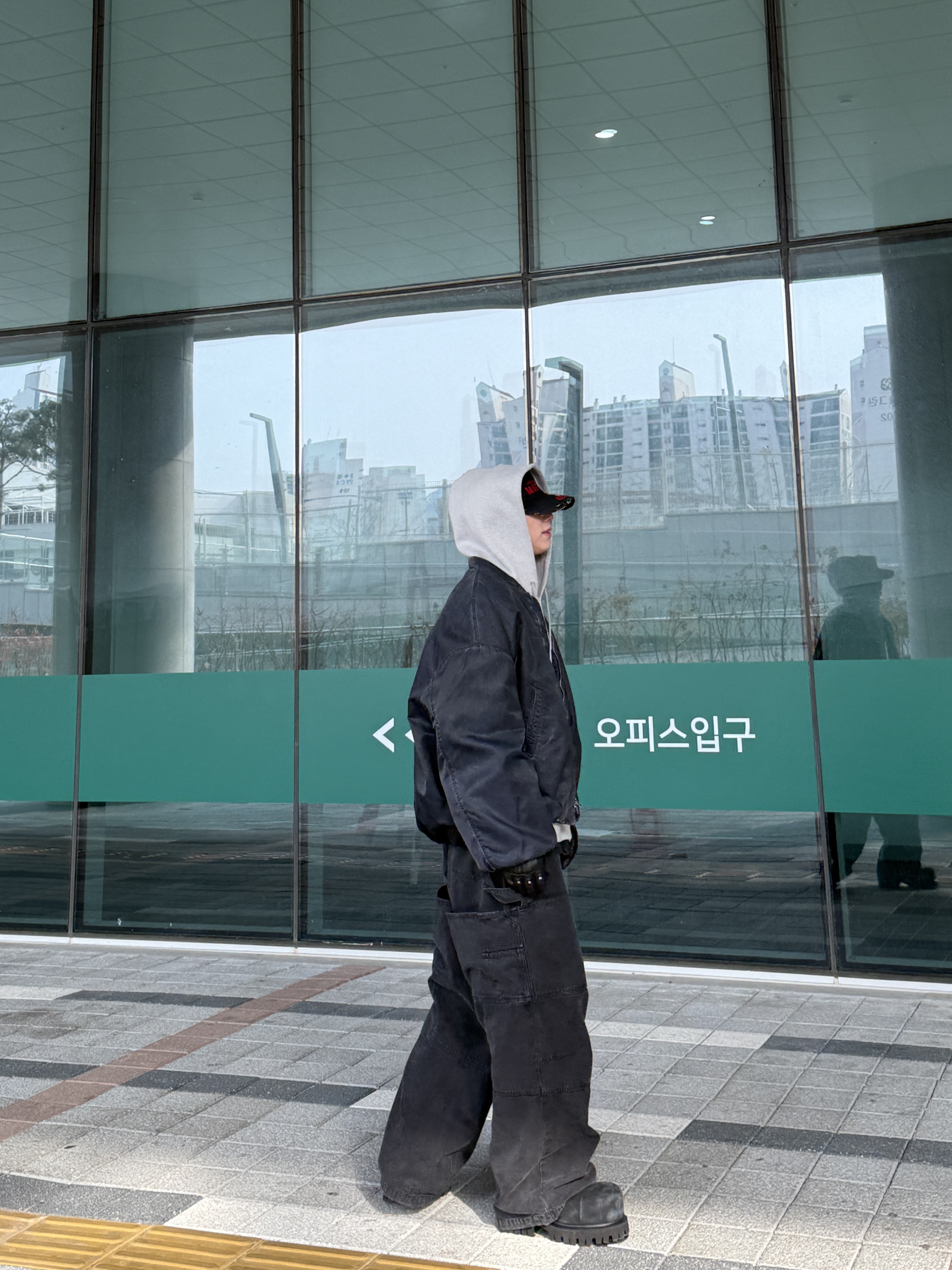 Undermycar Mu.89 Anti Fxxking Logo Play Brush Washed Henley Shirts Black, Nonnod Scuba Zip Hoodie Grey 착용 스타일 - 3
