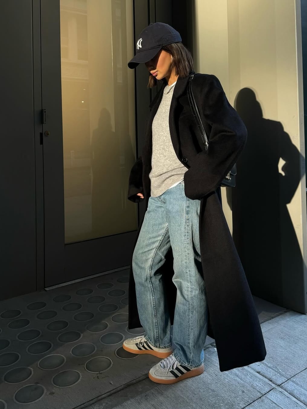 Descente Allterrain x JJJJound Hardshell Long Coat Black, Wrangler Wool Long Double Coat Brown 착용 스타일 - 2