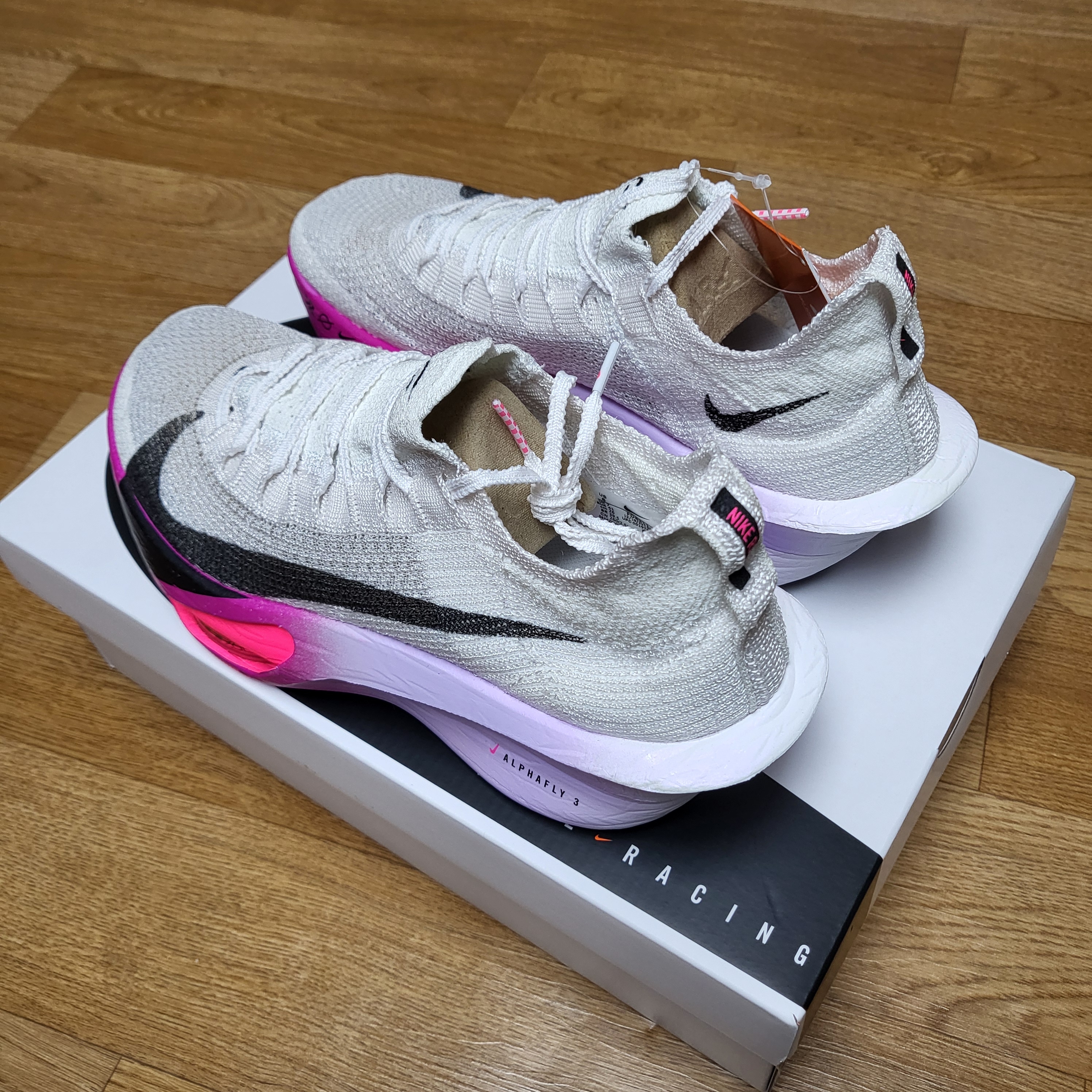 Nike Air Zoom Alphafly Next% 3 Hyper Pink 착용 스타일 - 2