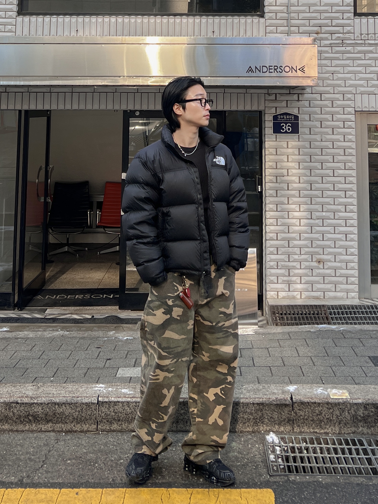(W) Nike Shox TL Black and Max Orange, The North Face 1996 Retro Nuptse Jacket Black 착용 스타일 - 2