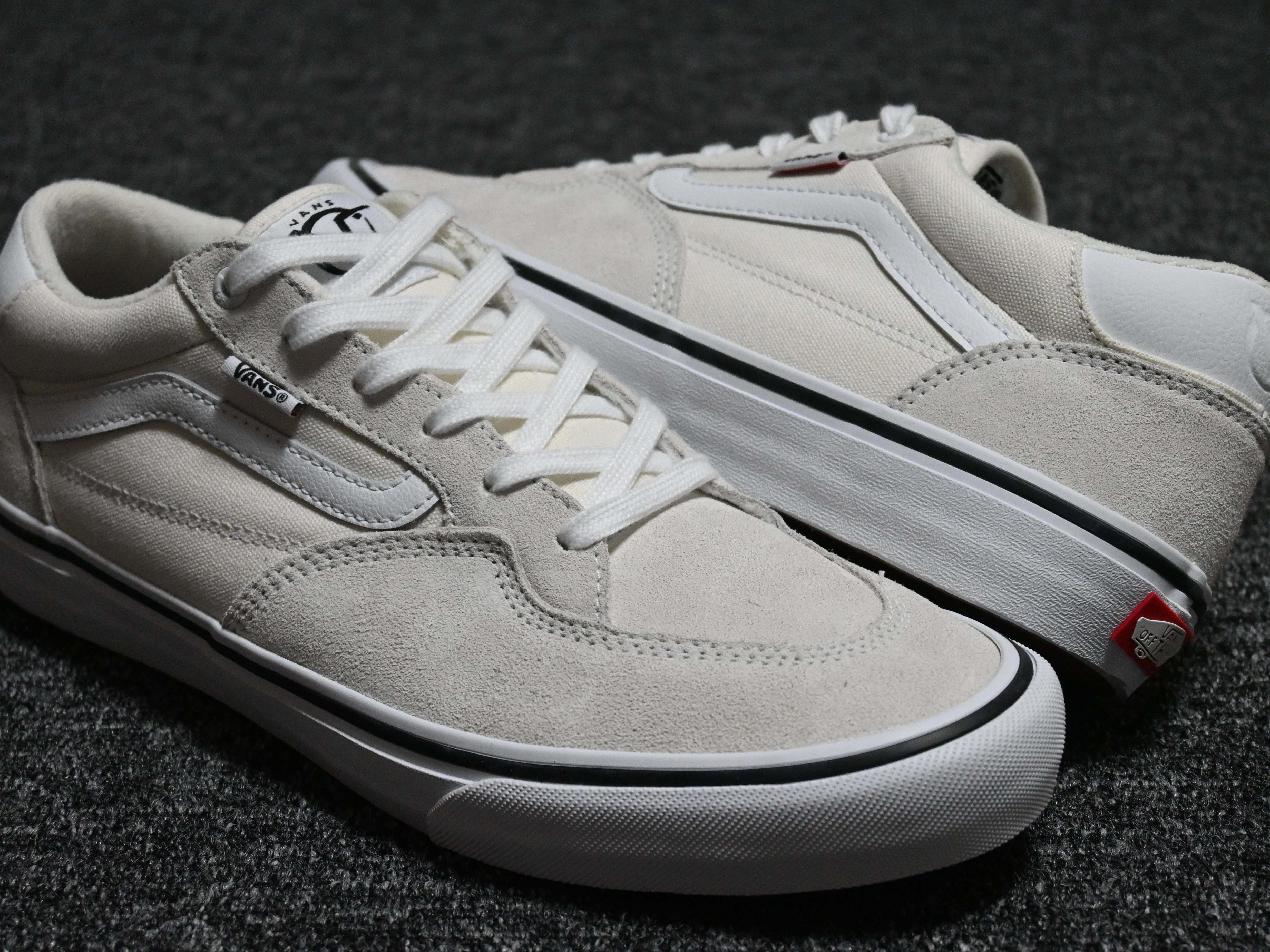 Vans Rowan Pro Marshmallow 착용 스타일