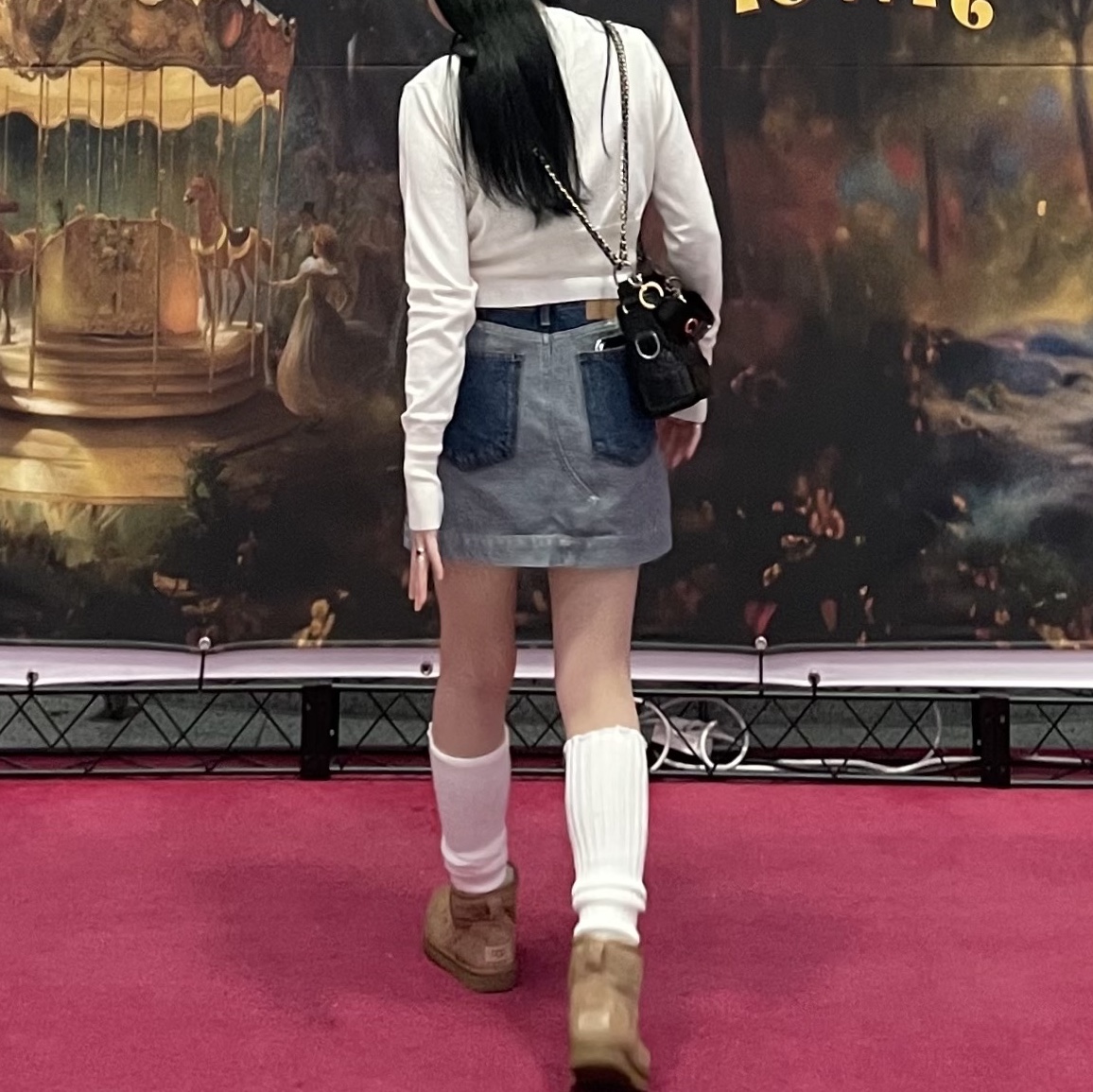 (W) Vivienne Westwood Bea Crop Cardigan White, (W) UGG Classic Mini II Boots Chestnut 착용 스타일