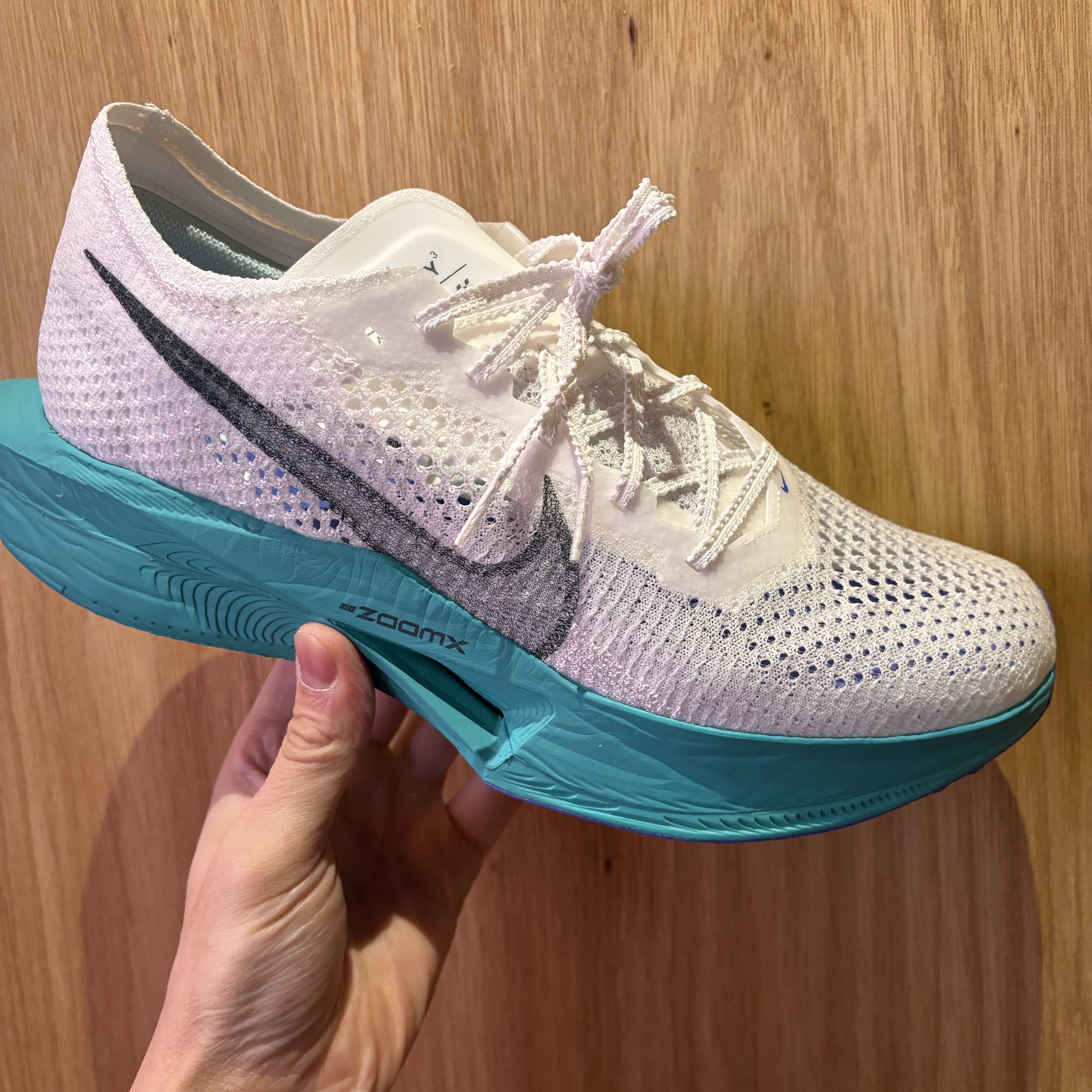 Nike ZoomX Vaporfly Next% 3 White Deep Jungle 착용 스타일