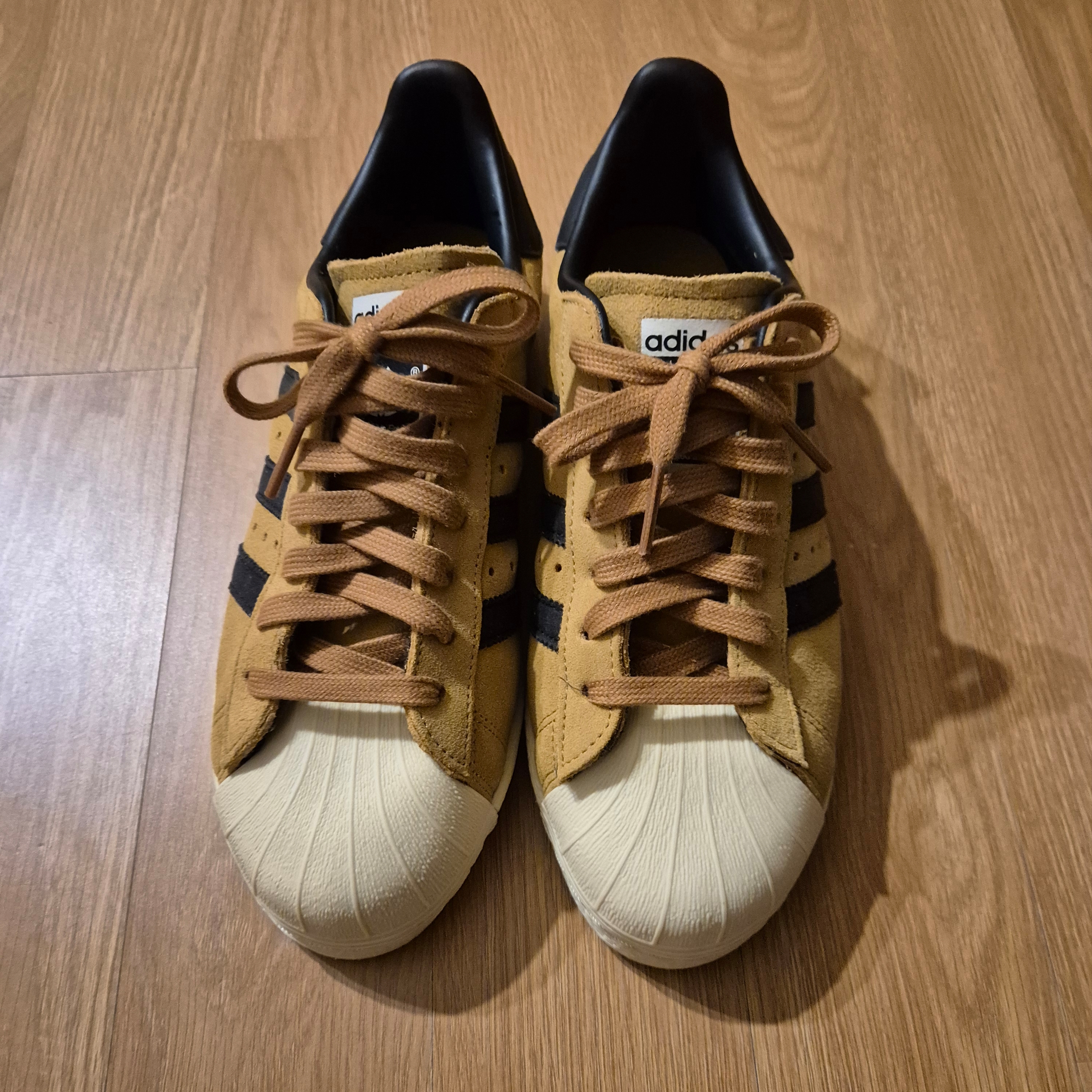 Adidas Superstar 82 Mesa Core Black 착용 스타일