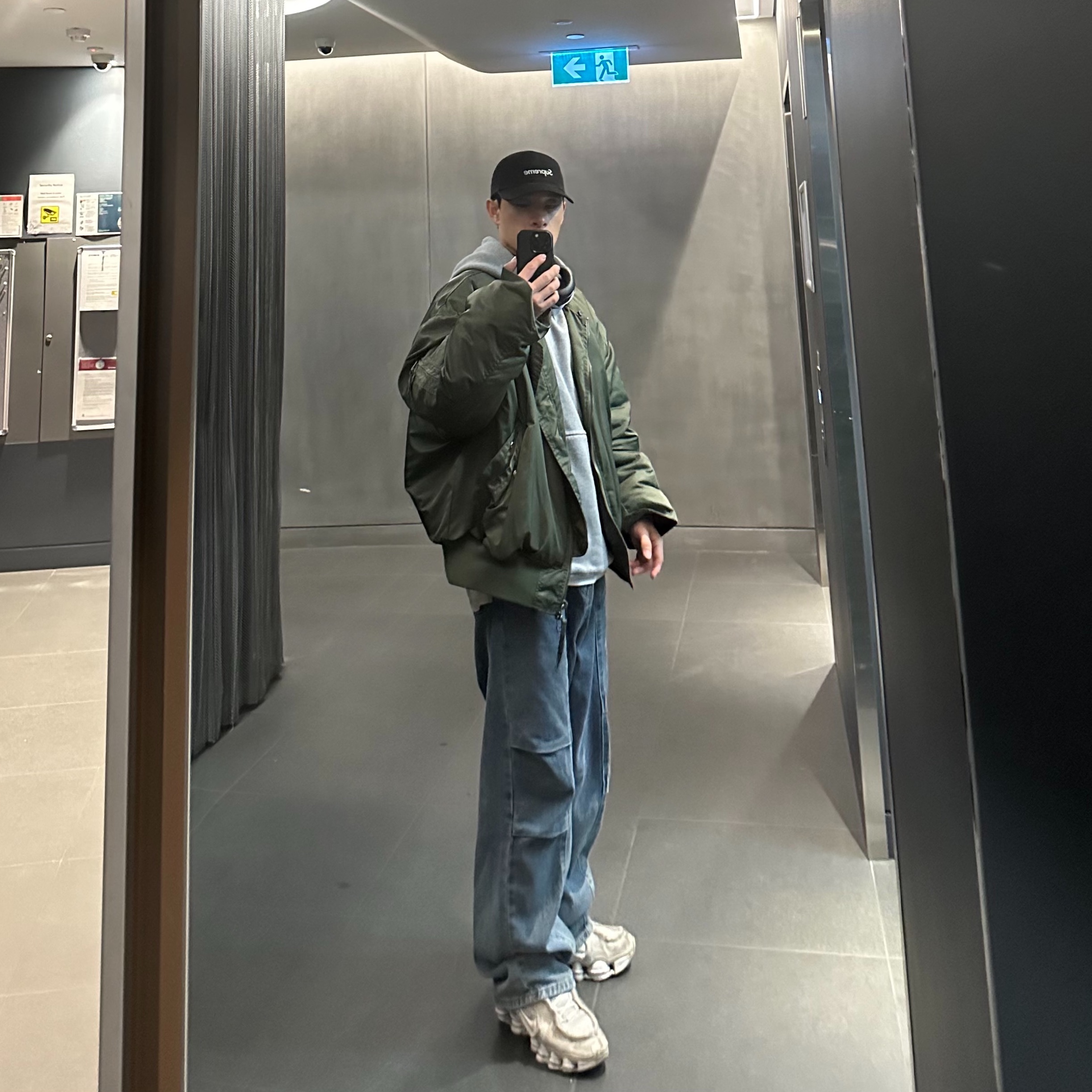 Supreme Washed Chino Twill Camp Cap Black, (W) Nike x Comme des Garcons Shox TL White 착용 스타일