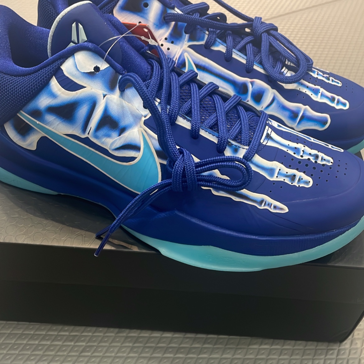 Nike Kobe 5 Protro Deep Royal Blue 착용 스타일 - 1