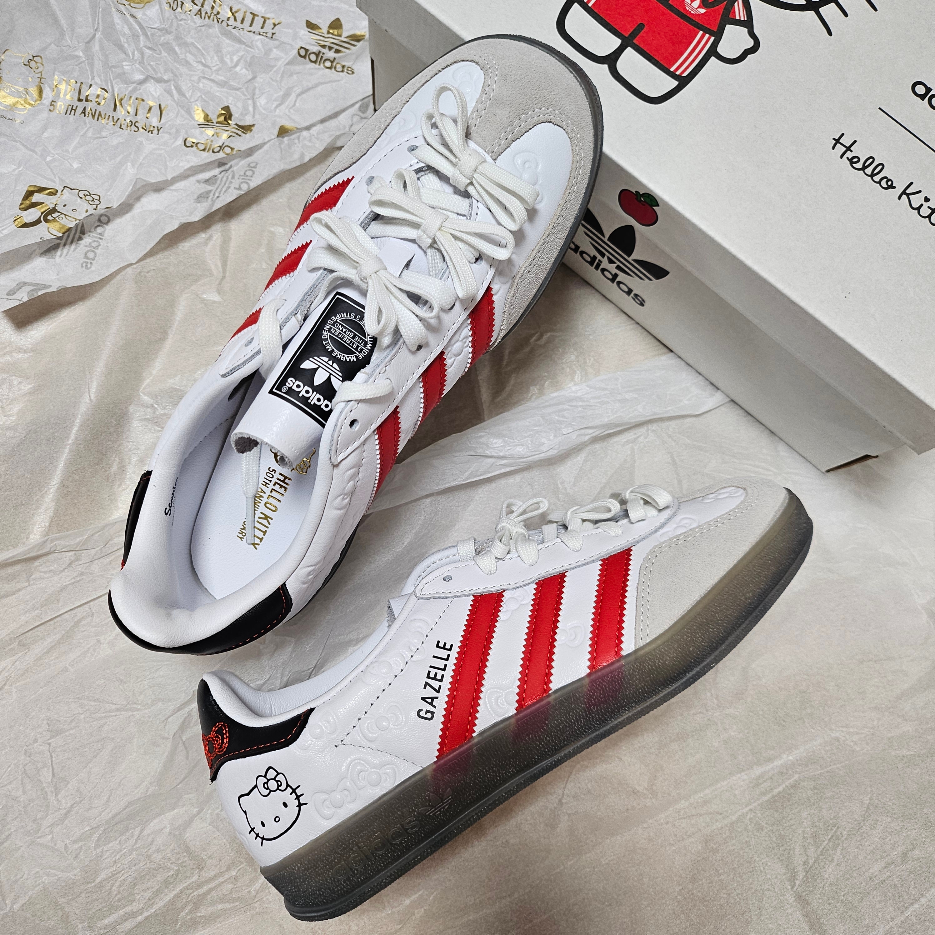 (W) Adidas x Hello Kitty Gazelle Indoor Cloud White Red 착용 스타일