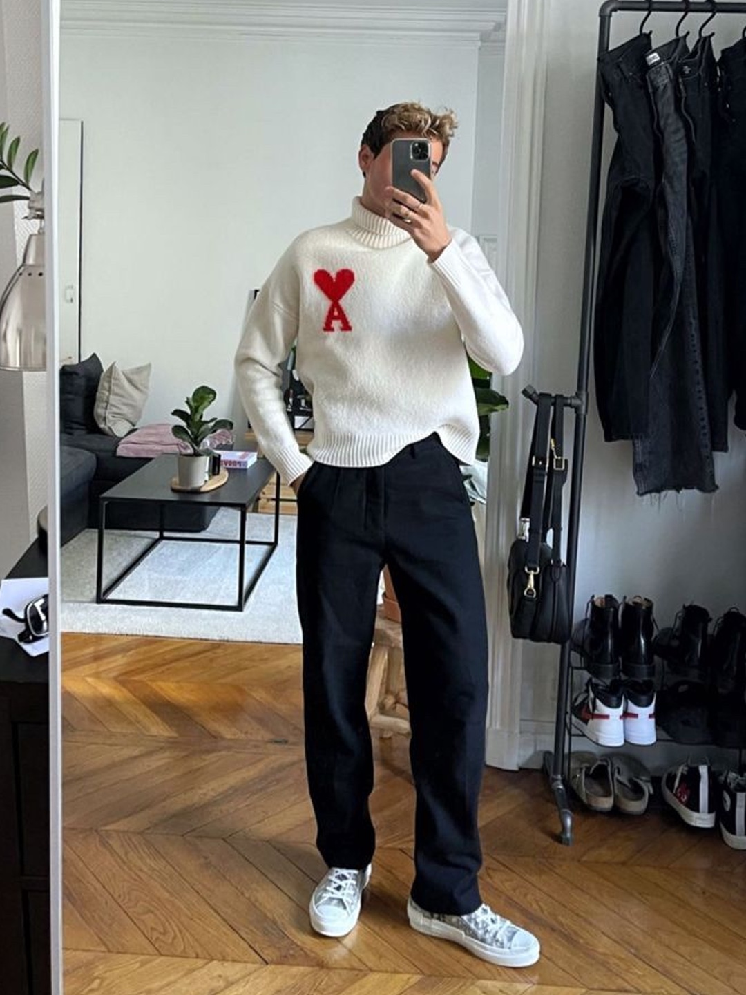 AMI de Coeur Oversize Intarsia Sweater Off White Red, AMI De Coeur Felted Merino Wool Sweater Off White Red 착용 스타일 - 3