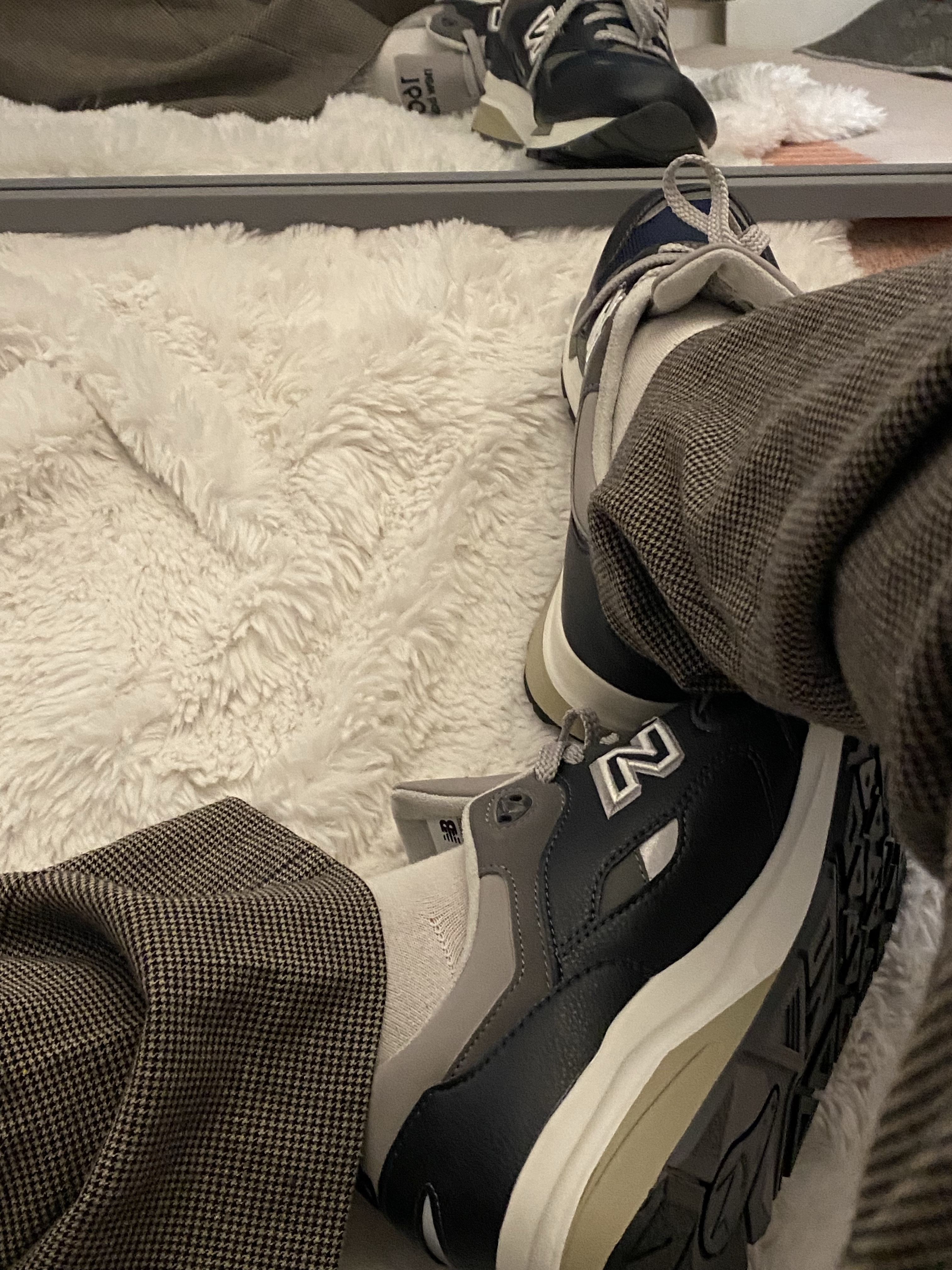 New Balance 1600 Legacy Navy 착용 스타일 - 2
