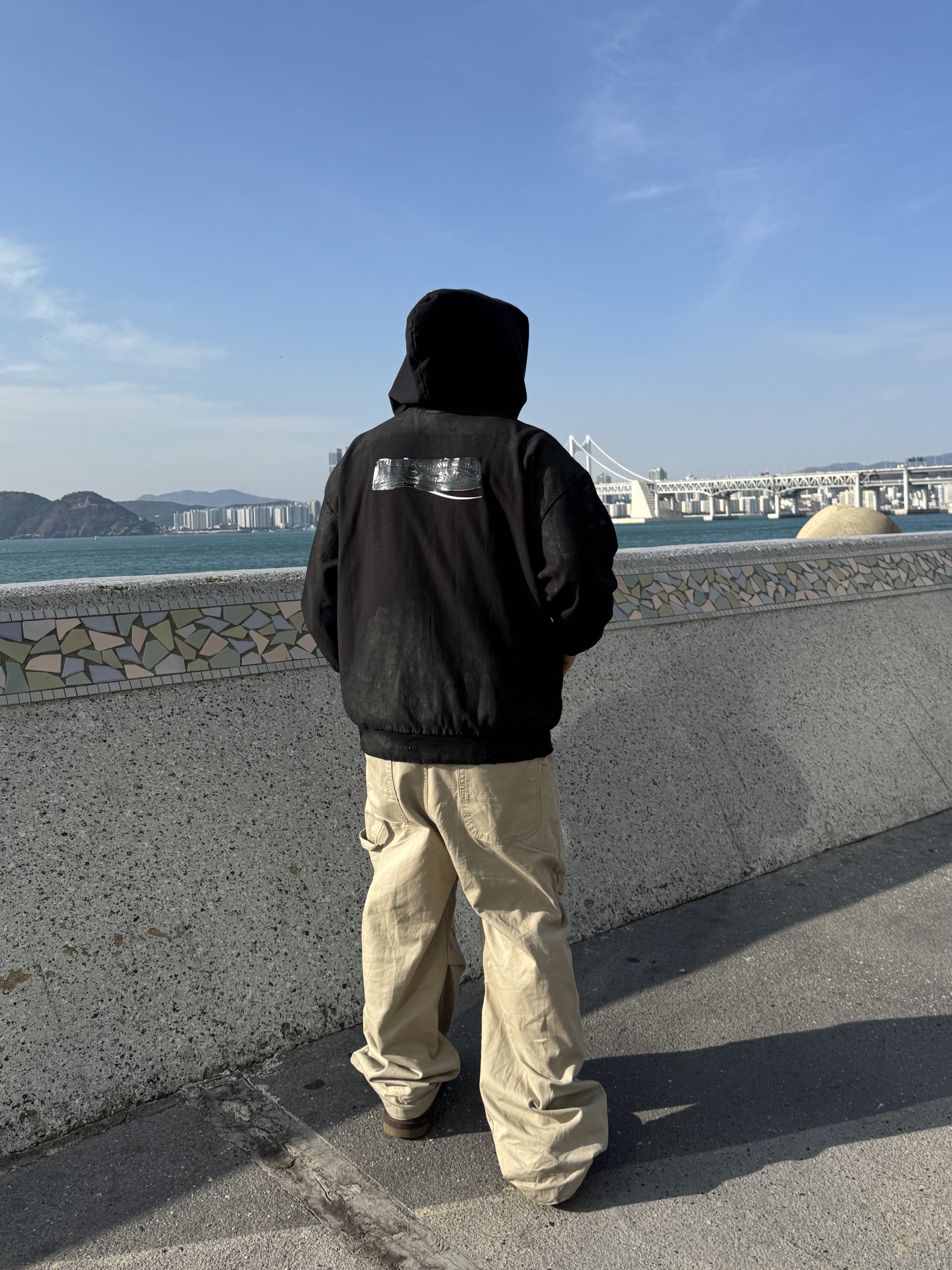 Balenciaga Gaffer Zip-Up Hoodie Small Fit Black 착용 스타일
