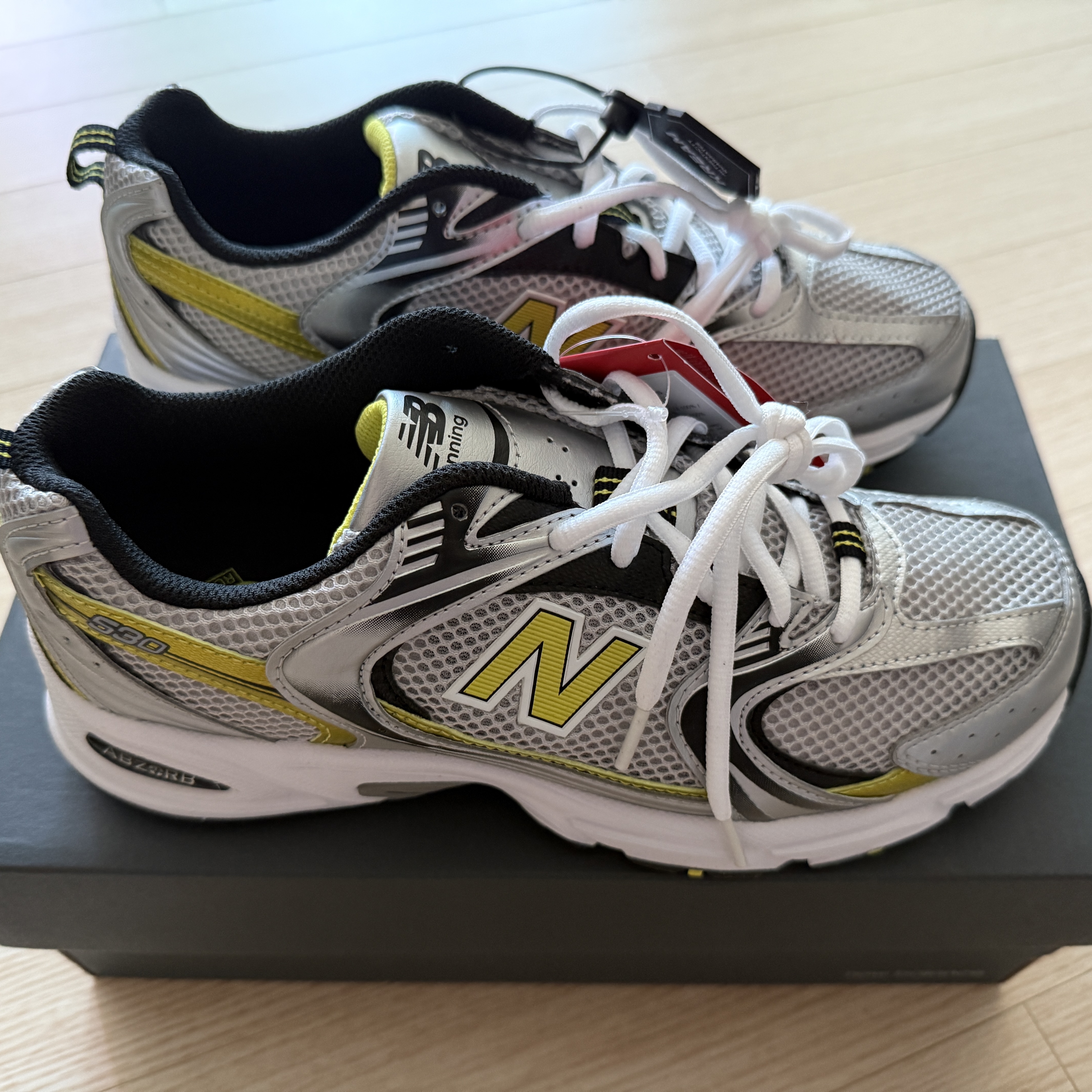 New Balance 530 Silver 착용 스타일 - 3