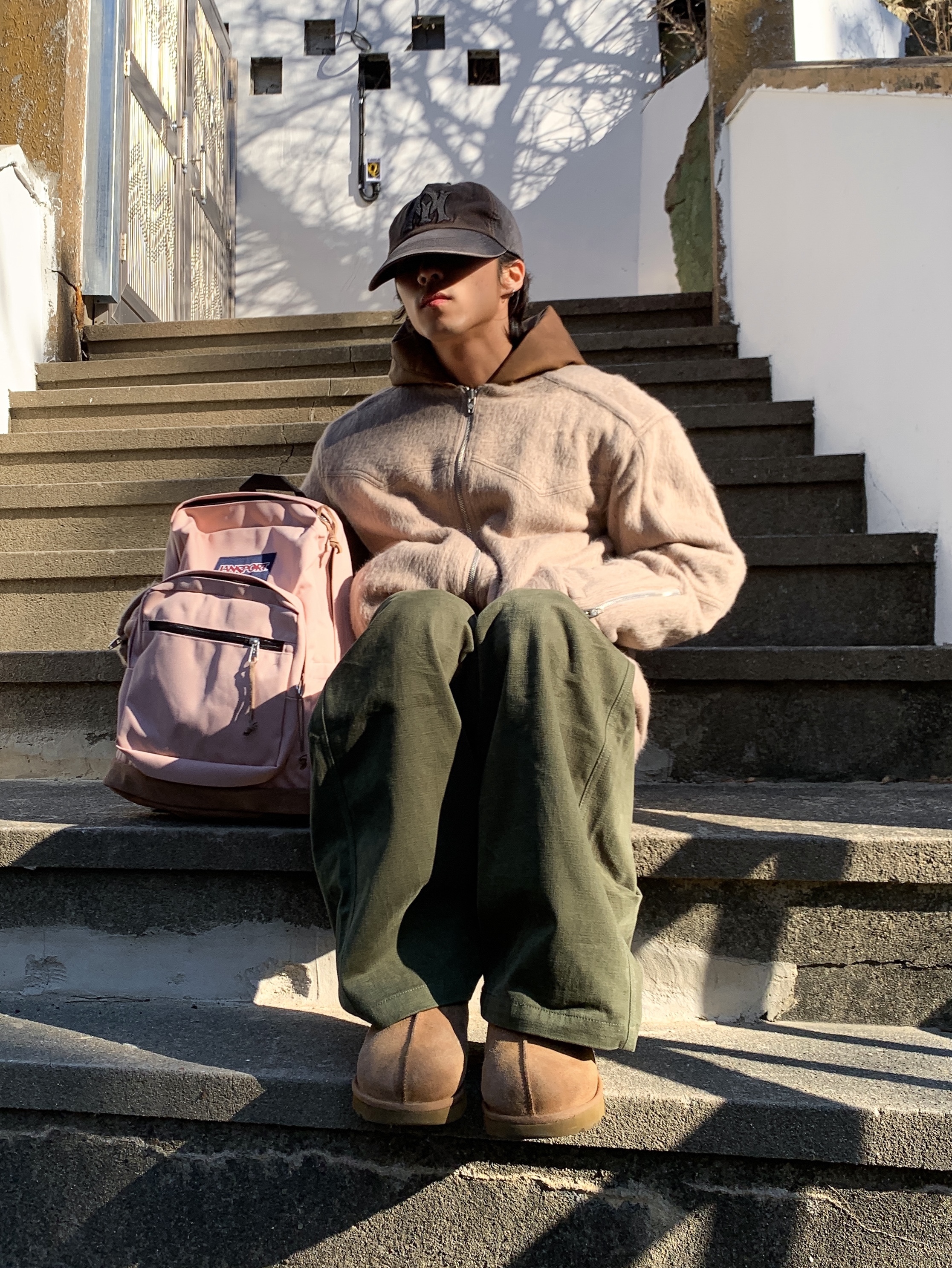 (W) UGG Tasman Slipper Chestnut 착용 스타일 - 1