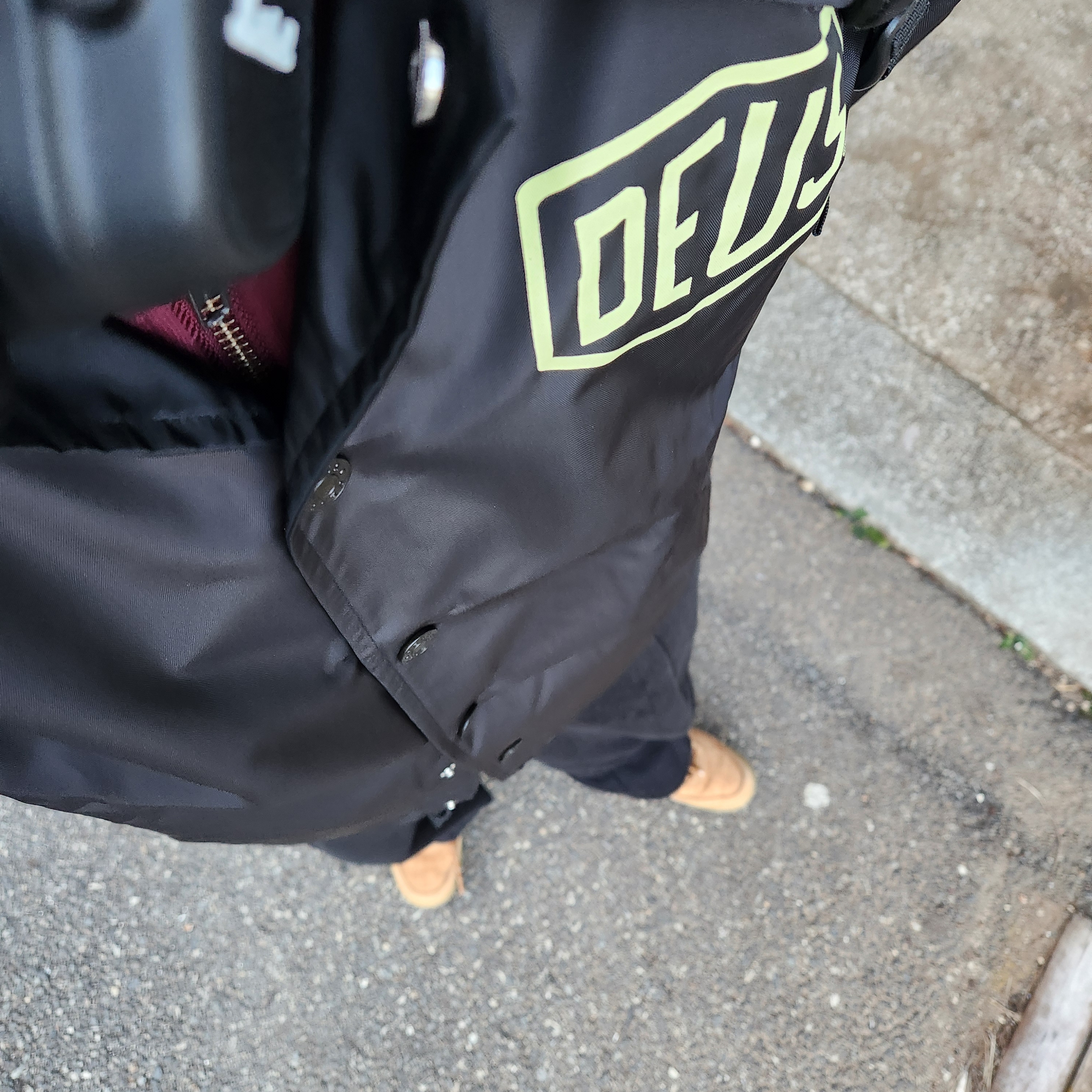 Marshall Major V Black (Korean Ver.), Deus Ex Machina Tokyo Asakusa Address Coach Jacket Black 착용 스타일