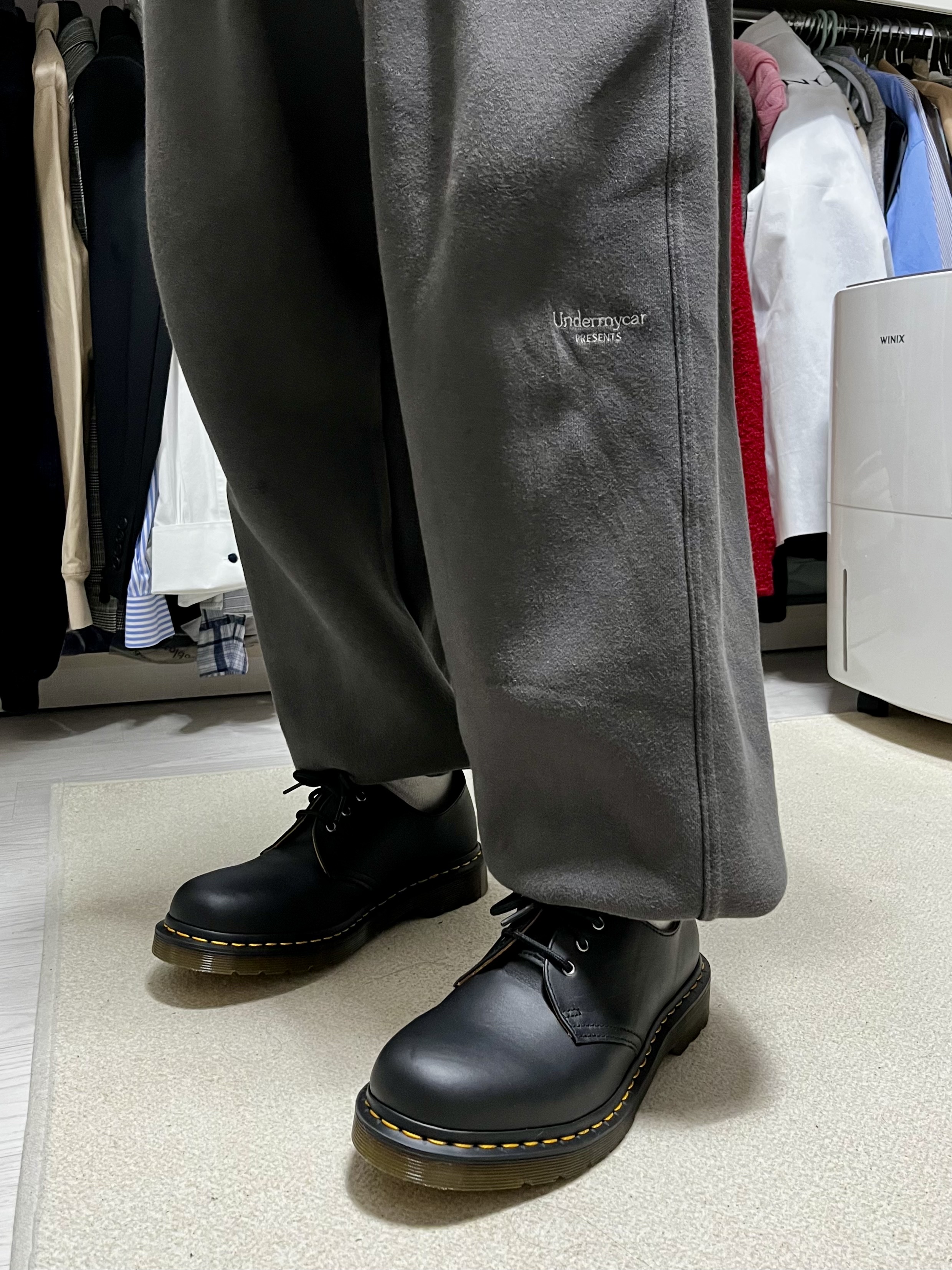 Dr. Martens 1461 Nappa Black, Undermycar Mu.03 Anti Fxxking Logo Play Oversized Sweat Jogger Olive 착용 스타일 - 6