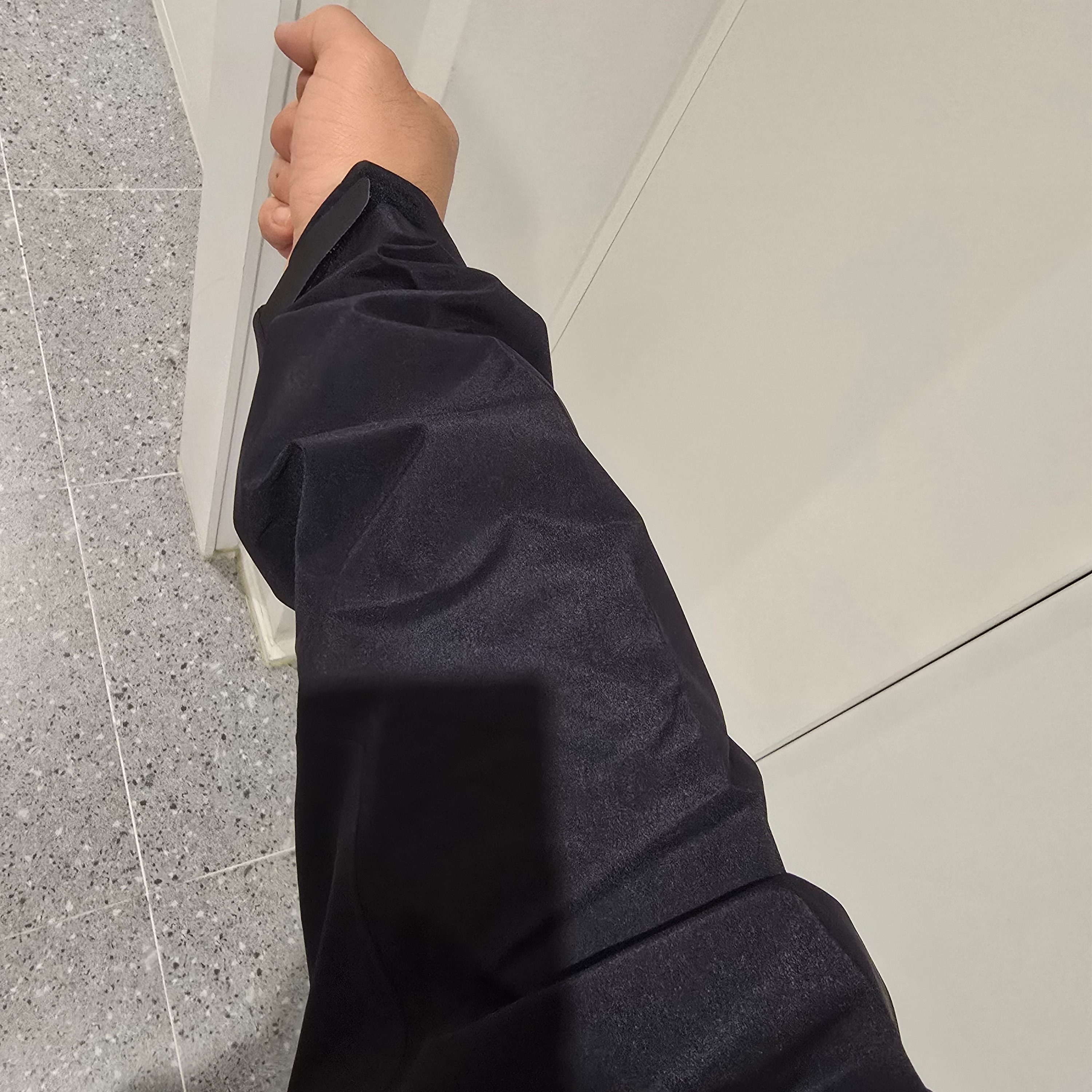 Arc'teryx Beta LT Jacket Black, Nike Air Force 1 '07 WB Flax 착용 스타일 - 2