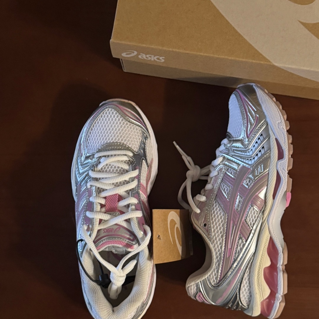 Asics Unlimited Gel-Kayano 14 White Fawn 착용 스타일