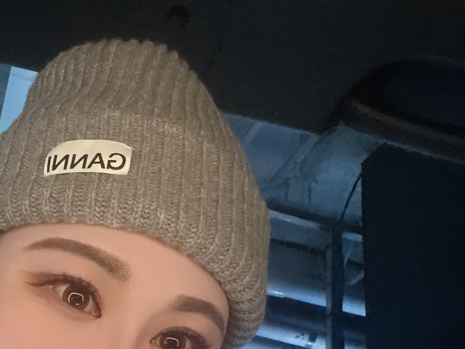 Ganni Wool Beanie Paloma Melange 착용 스타일