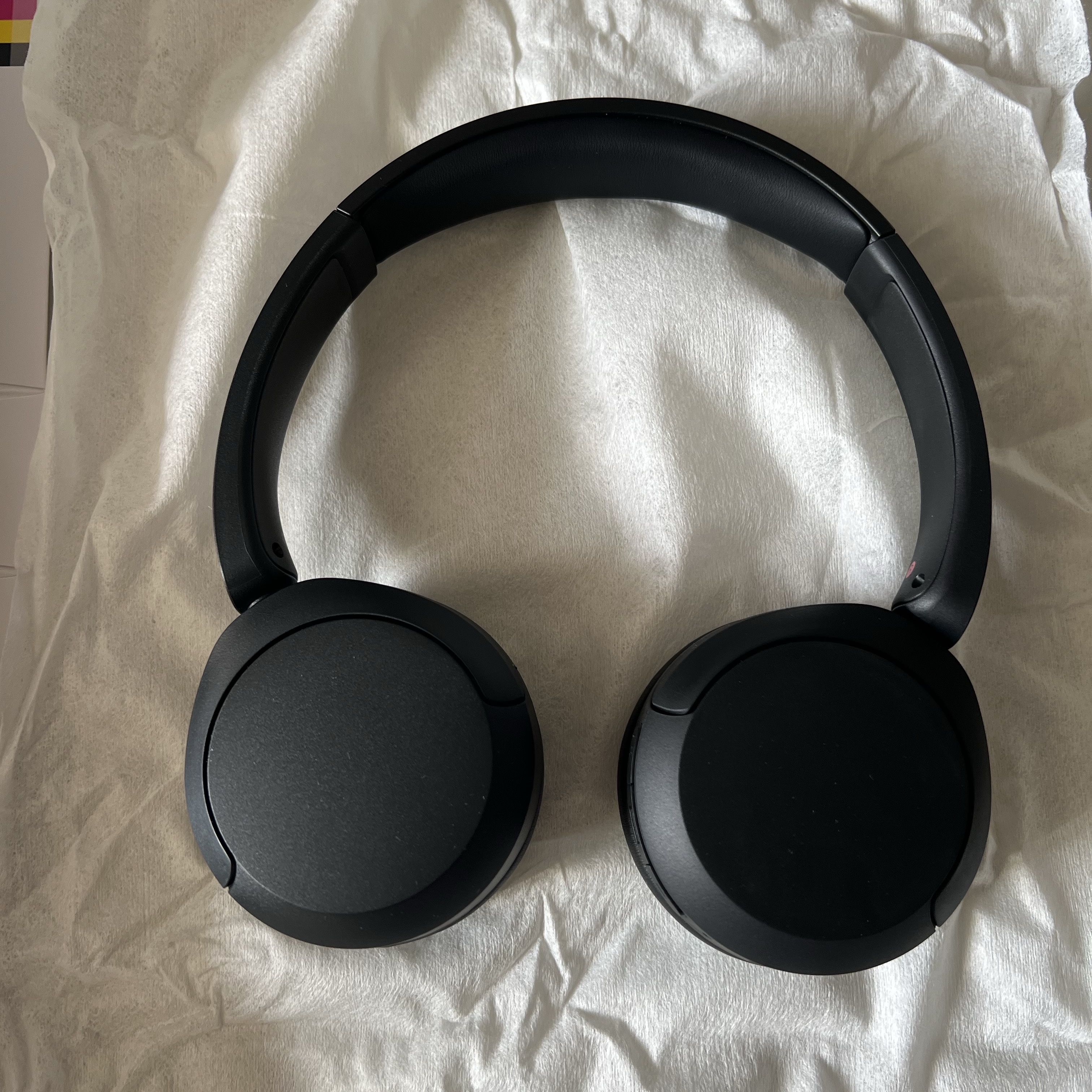 Sony WH-CH520 Black (Sony Korea Ver.) 착용 스타일 - 2