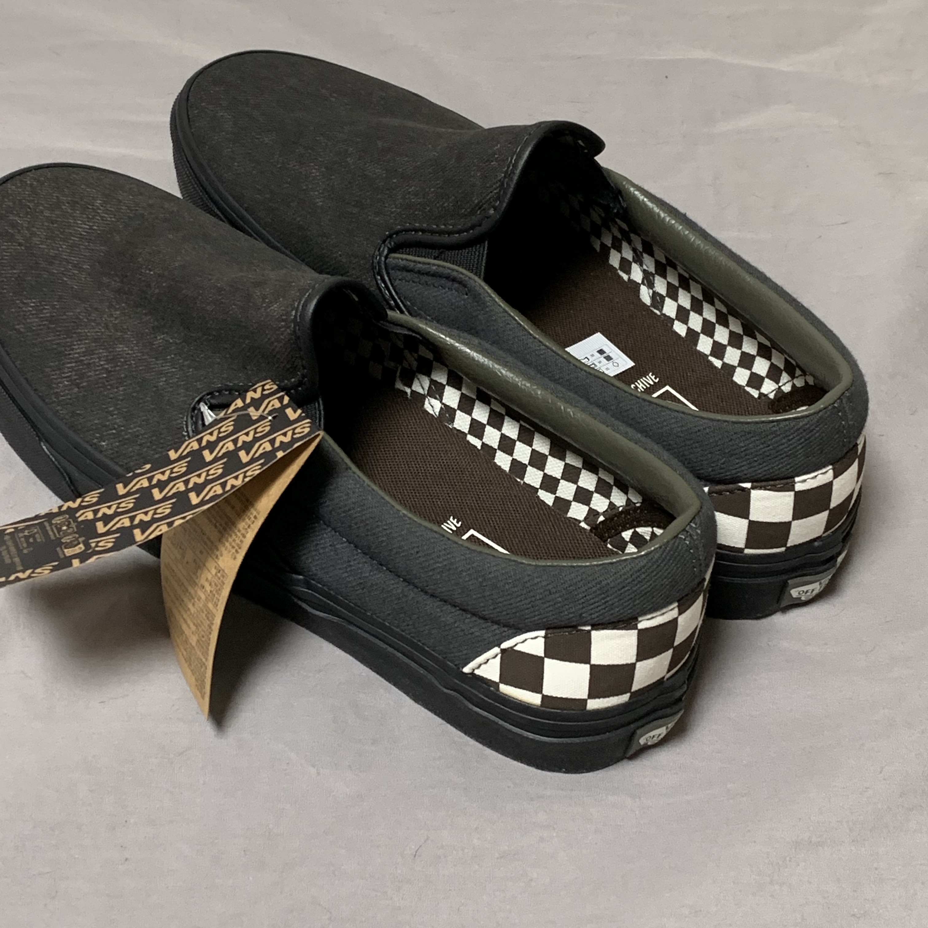 Vans x Vainl Archive Classic Slip-On Shadow Black 착용 스타일 - 1