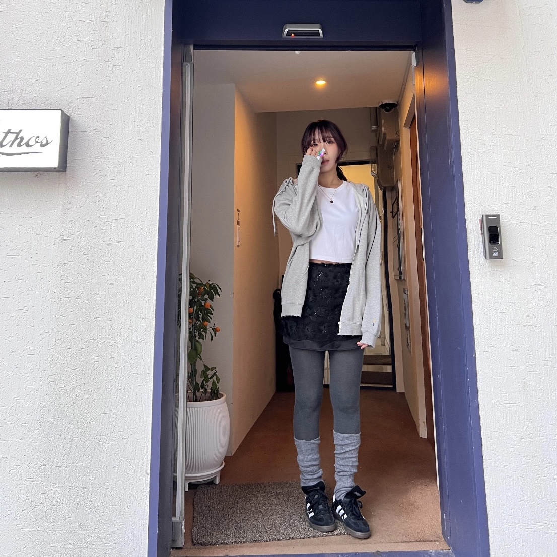 Adidas Spezial Handball Core Black Cloud White 착용 스타일 - 4