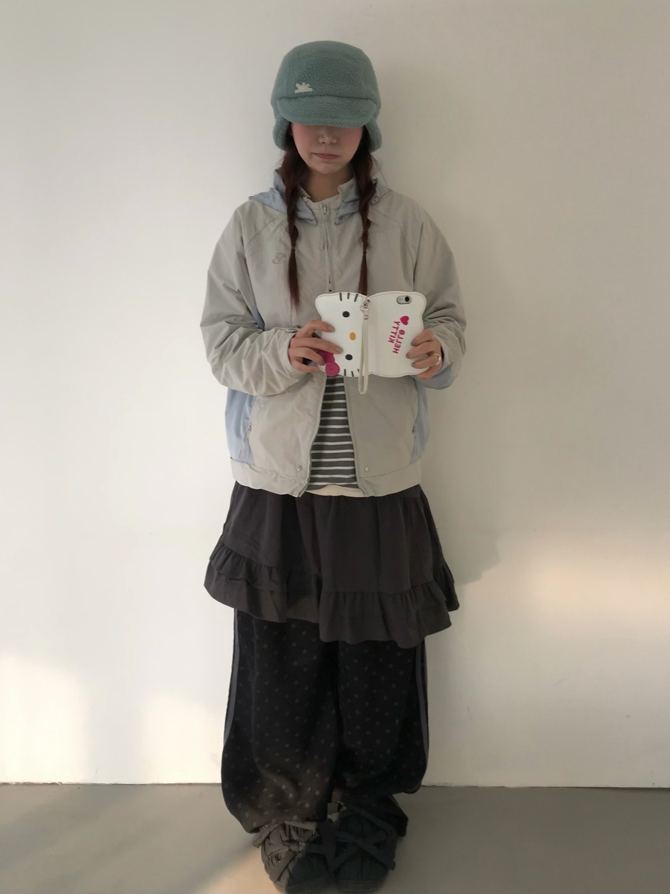 Sansan Gear Contrast Jacket Light Grey, Subu x Perverze Multiple Winter Sandal Black 착용 스타일
