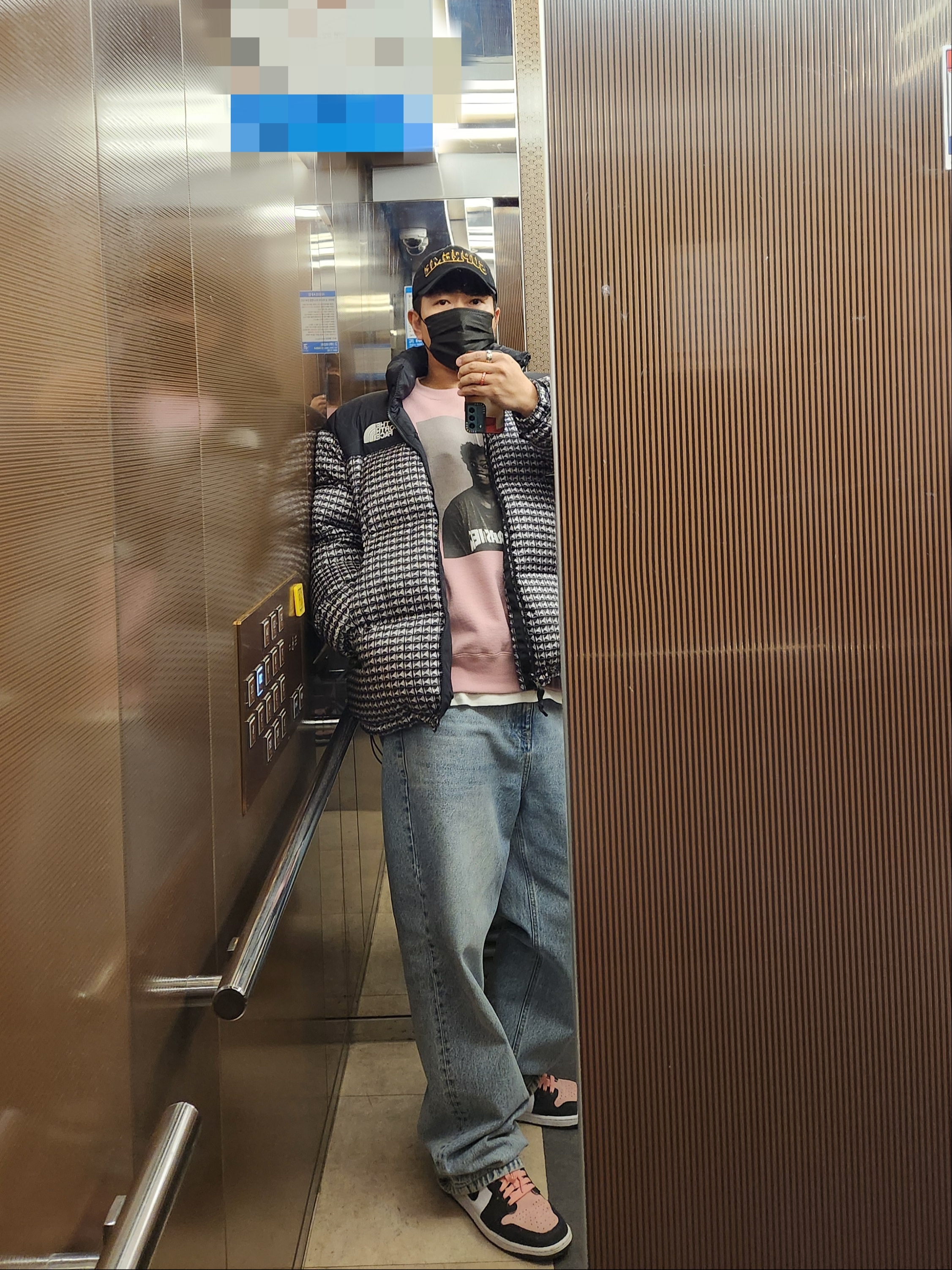 Supreme Difference 6-Panel Black - 24SS, Supreme x The North Face Studded Nuptse Jacket Black - 21SS 착용 스타일