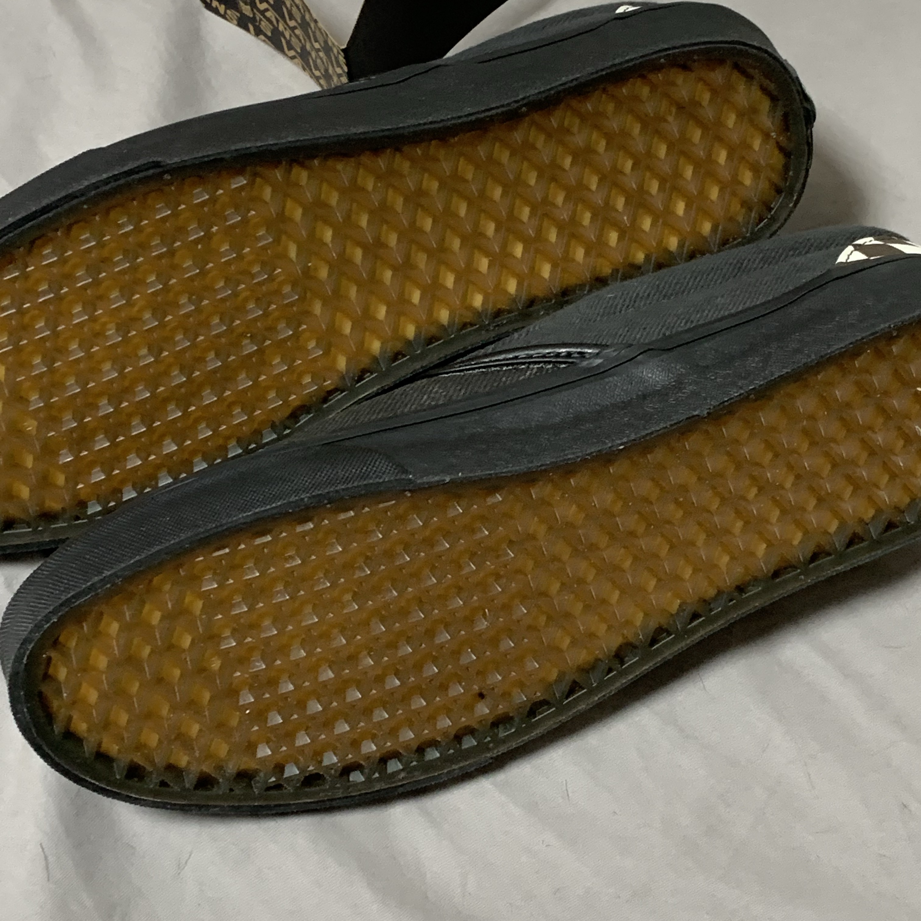 Vans x Vainl Archive Classic Slip-On Shadow Black 착용 스타일 - 4