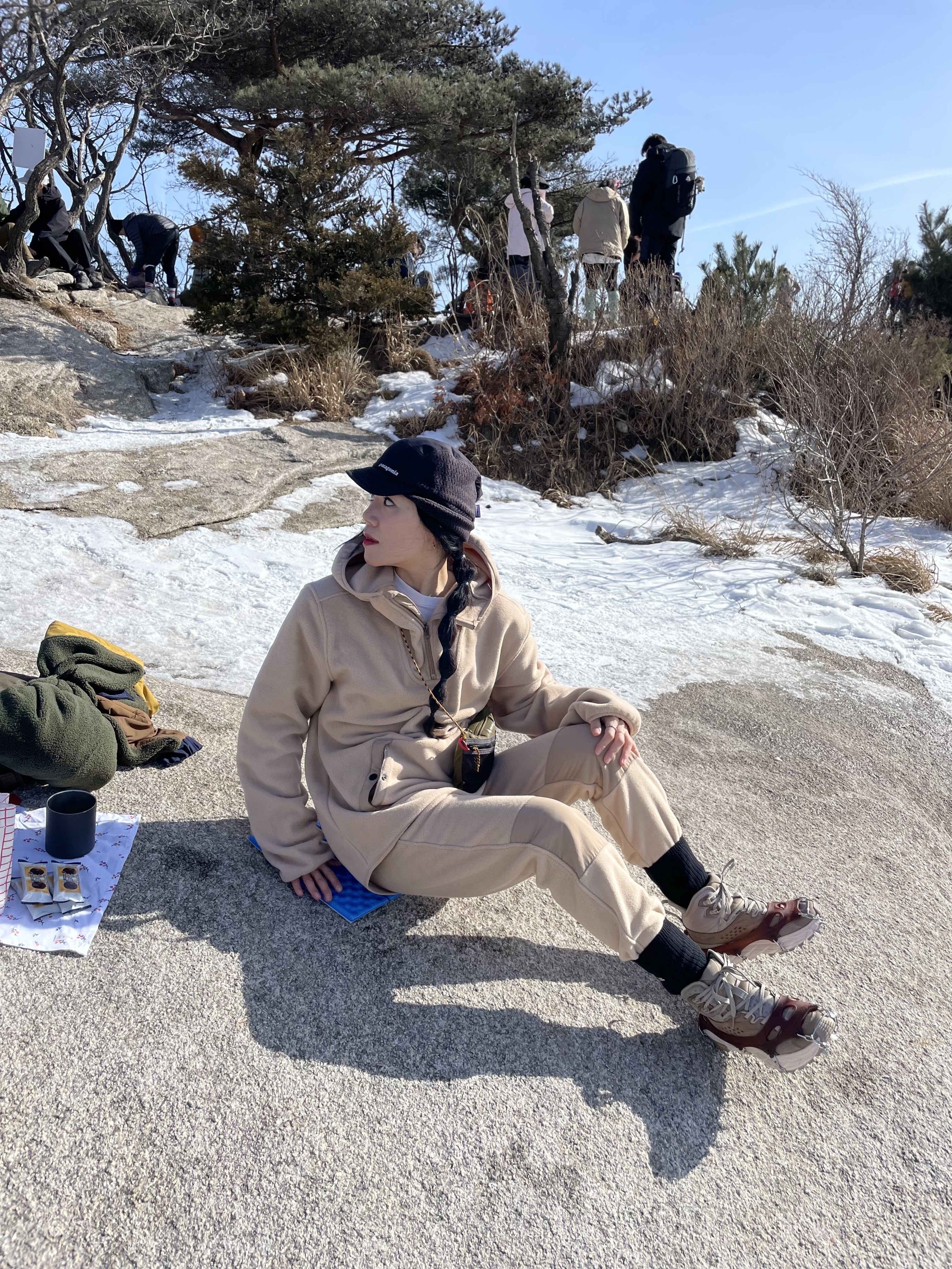 (W) Hoka Anacapa Breeze Mid Dune Eggnog 착용 스타일 - 3