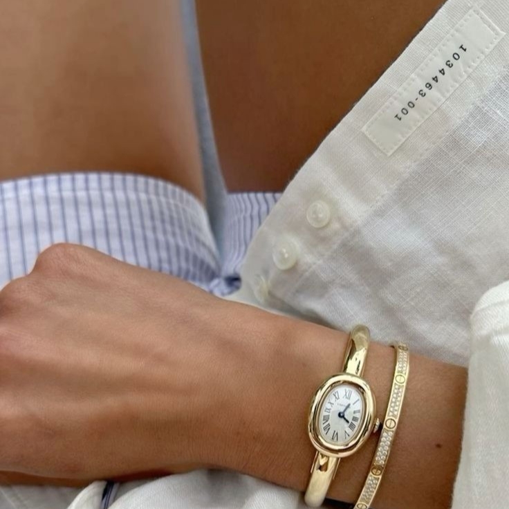 Cartier Baignoire Watch Mini Quartz Pink Gold Size 17 Bracelet 착용 스타일