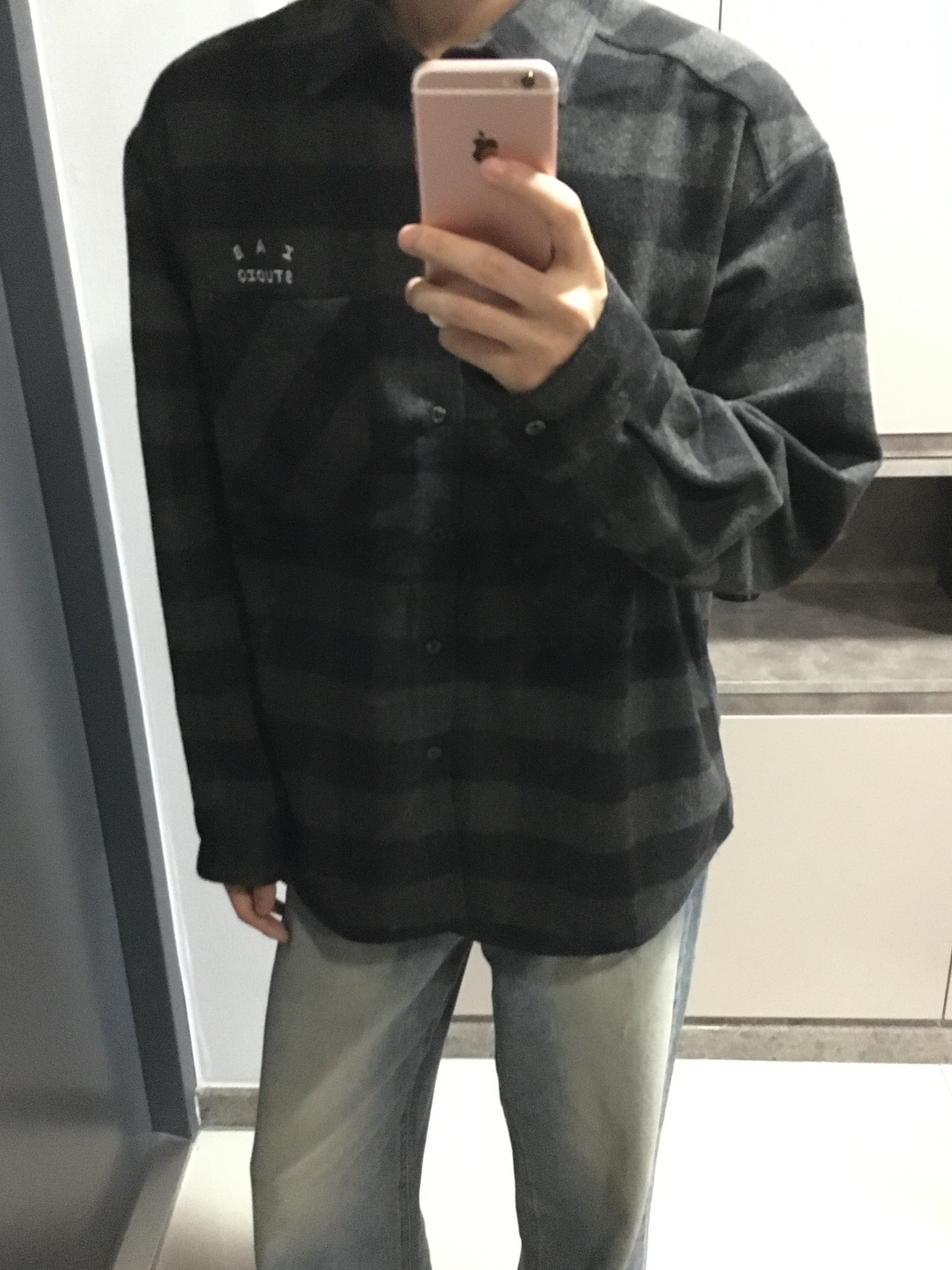 IAB Studio Gingham Check Shirt Black White 착용 스타일