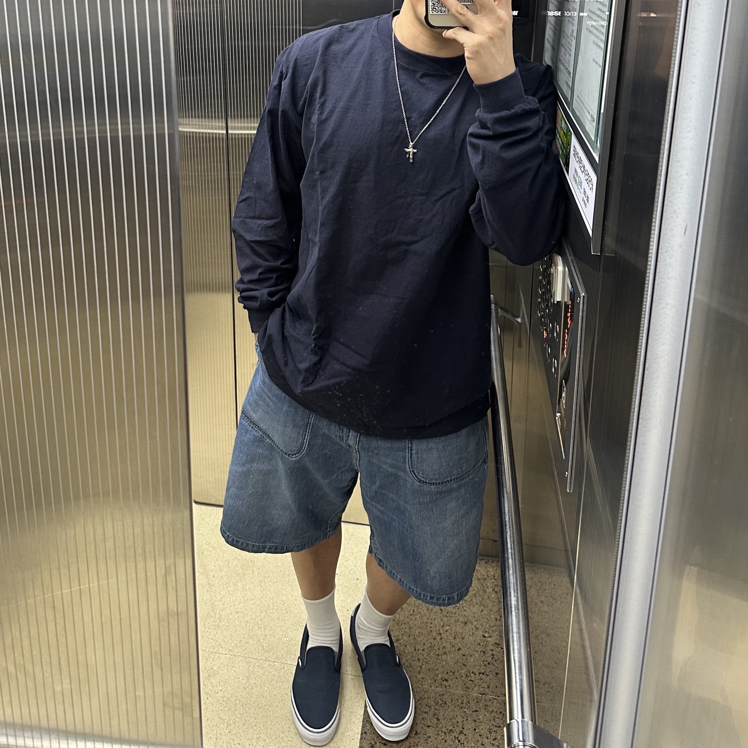 Nanamica Denim Work Pants Indigo Bleach, Vans TDC Slip-On Reissue 98 SP LX Black Shadow Multi 착용 스타일