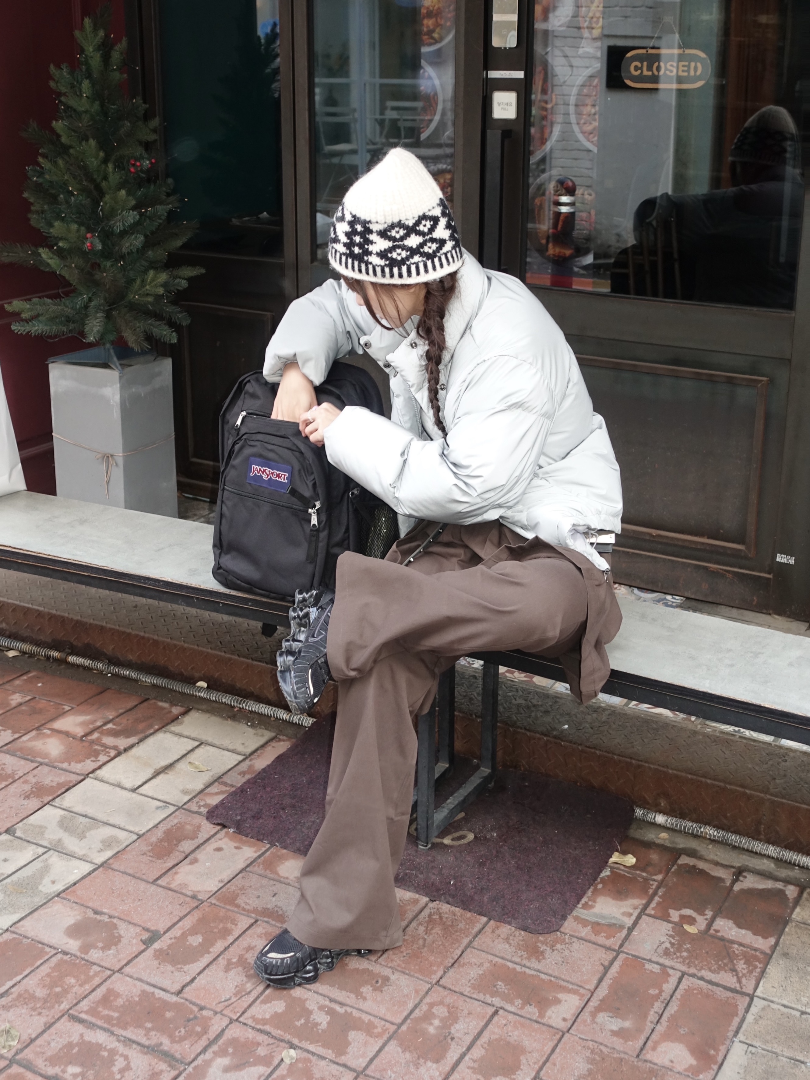 (W) Nike Shox TL Black and Max Orange, Jansport Big Student Backpack Black 착용 스타일 - 2