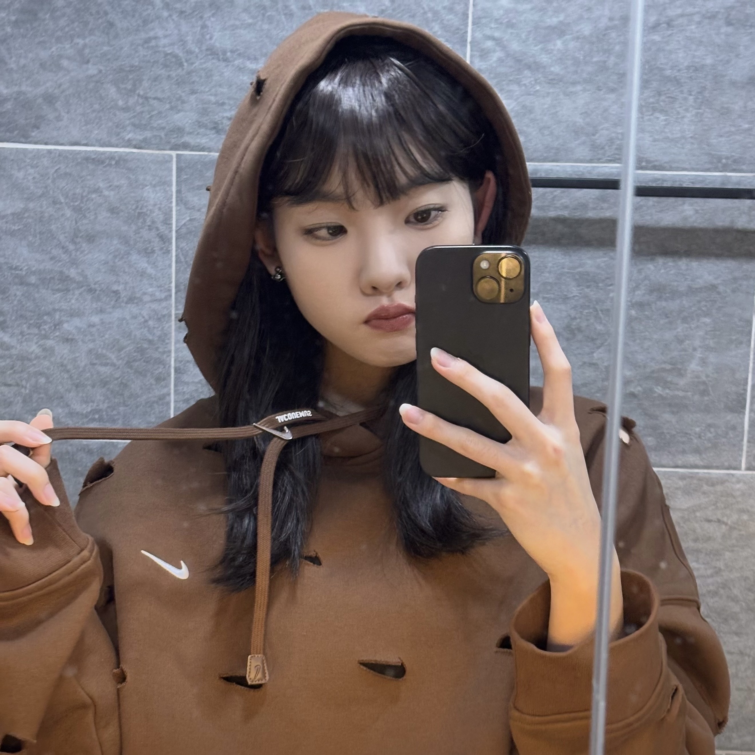 Nike x Jacquemus Swoosh Hoodie Cacao Wow - Asia 착용 스타일 - 1
