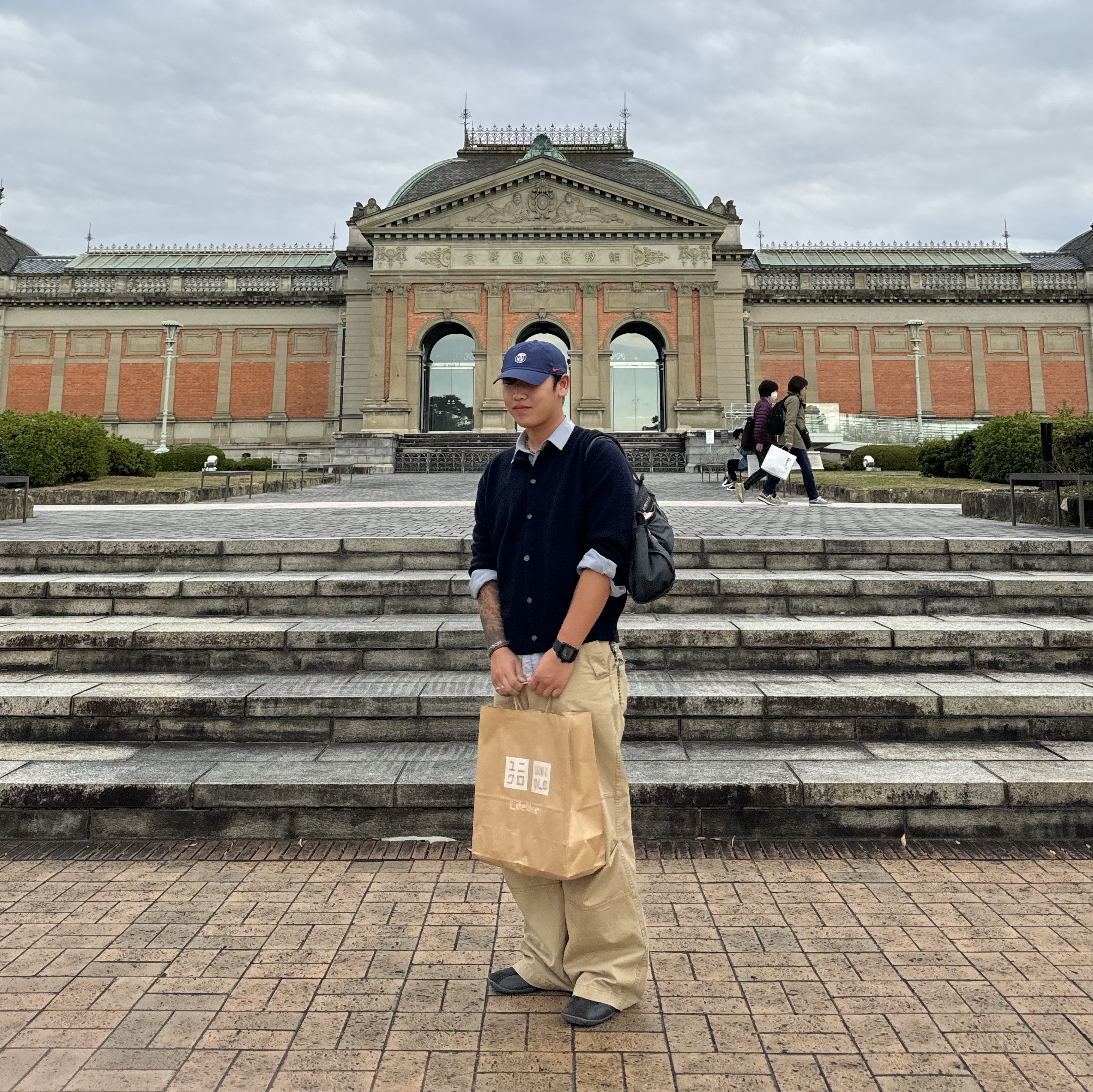 DIVEIN Vern Washed Pants Beige, Millo Archive Crop Move Cardigan Navy 착용 스타일 - 4
