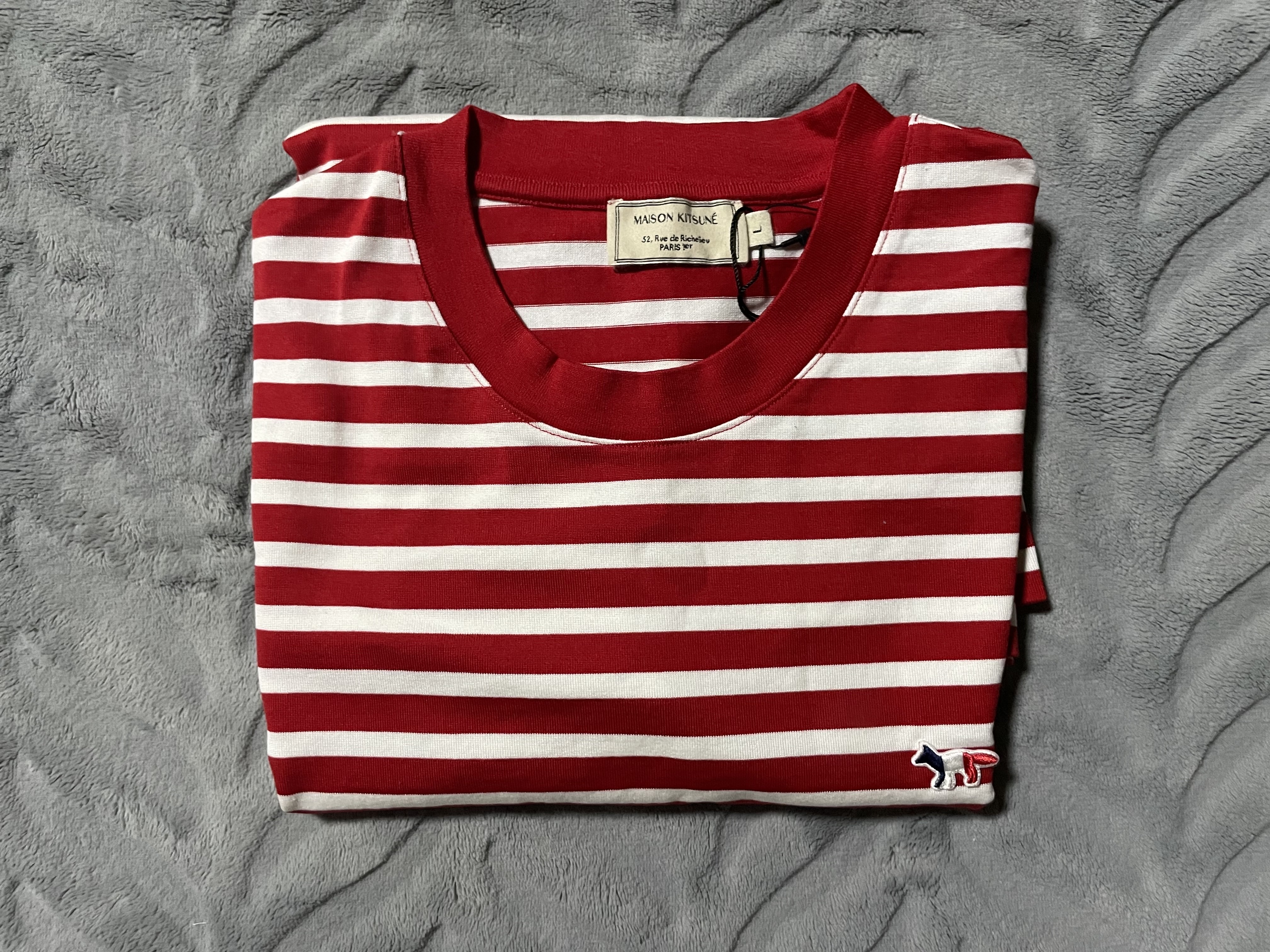 Maison Kitsune Tricolor Fox Patch Classic Marin T-Shirt Red 착용 스타일 - 2