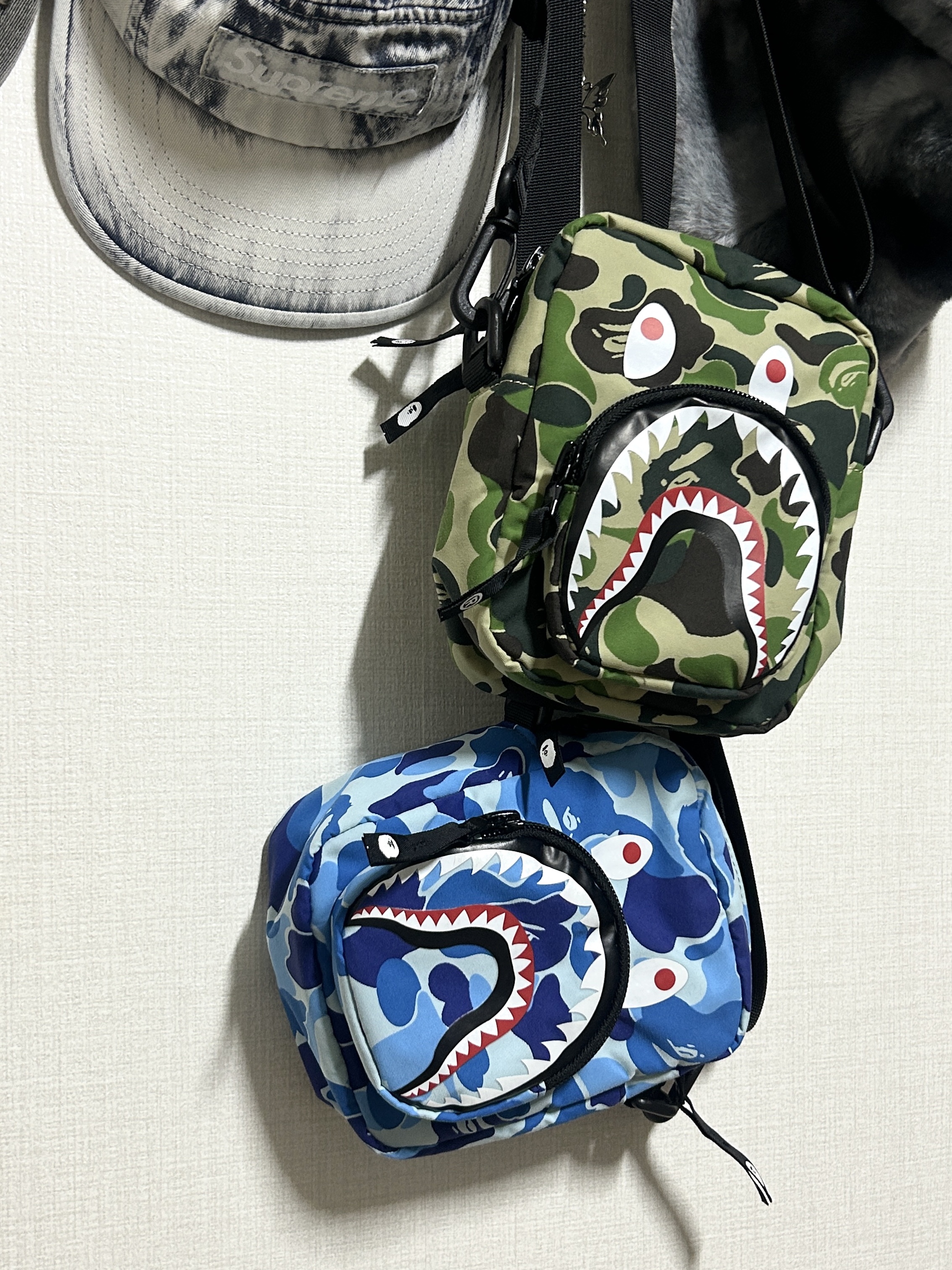 Bape ABC Camo Shark Mini Bag Green, BAPE ABC Camo Shark Mini Bag Light Blue 착용 스타일