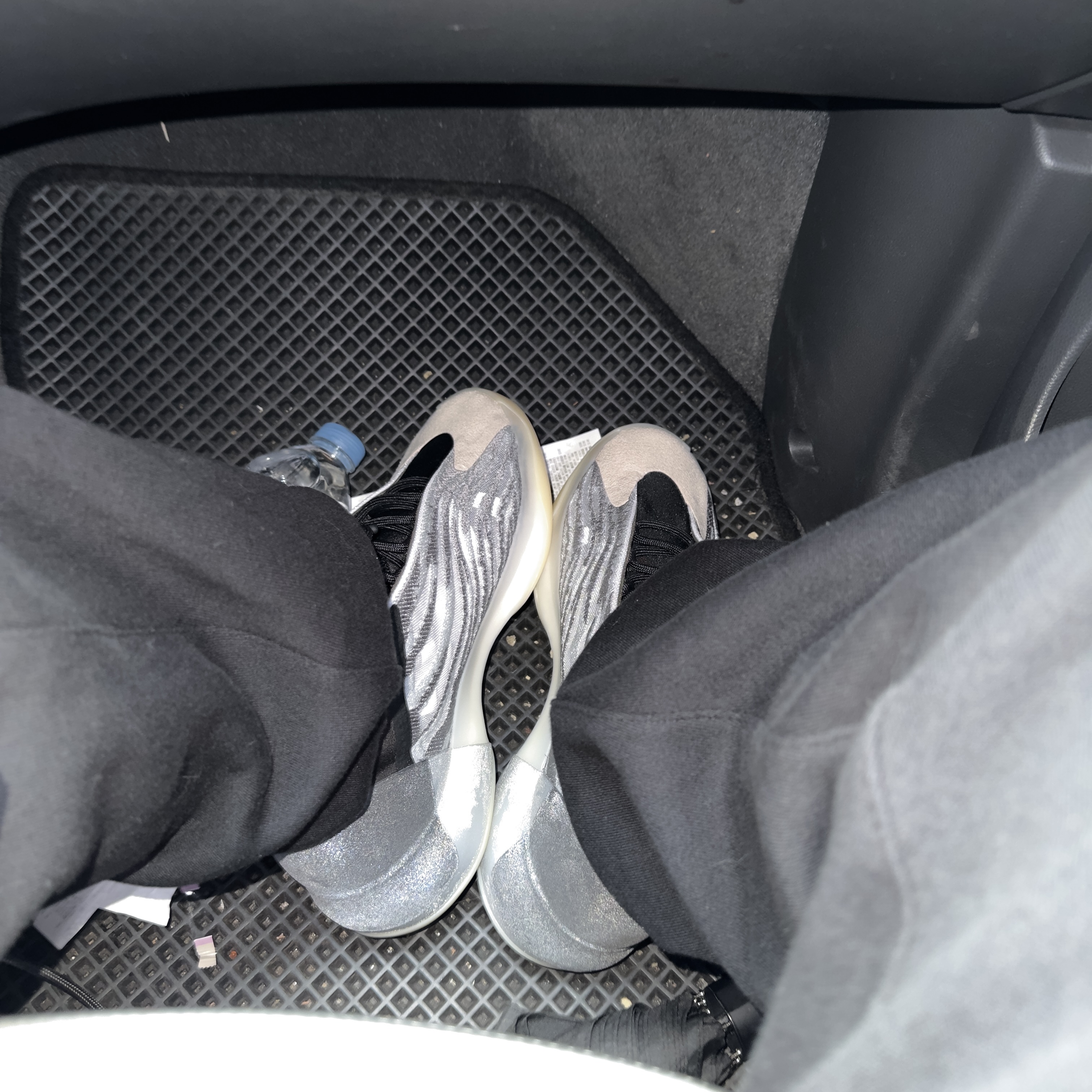 Adidas Yeezy QNTM Lifestyle, Essentials Sweatpants Jet Black - 24SS 착용 스타일