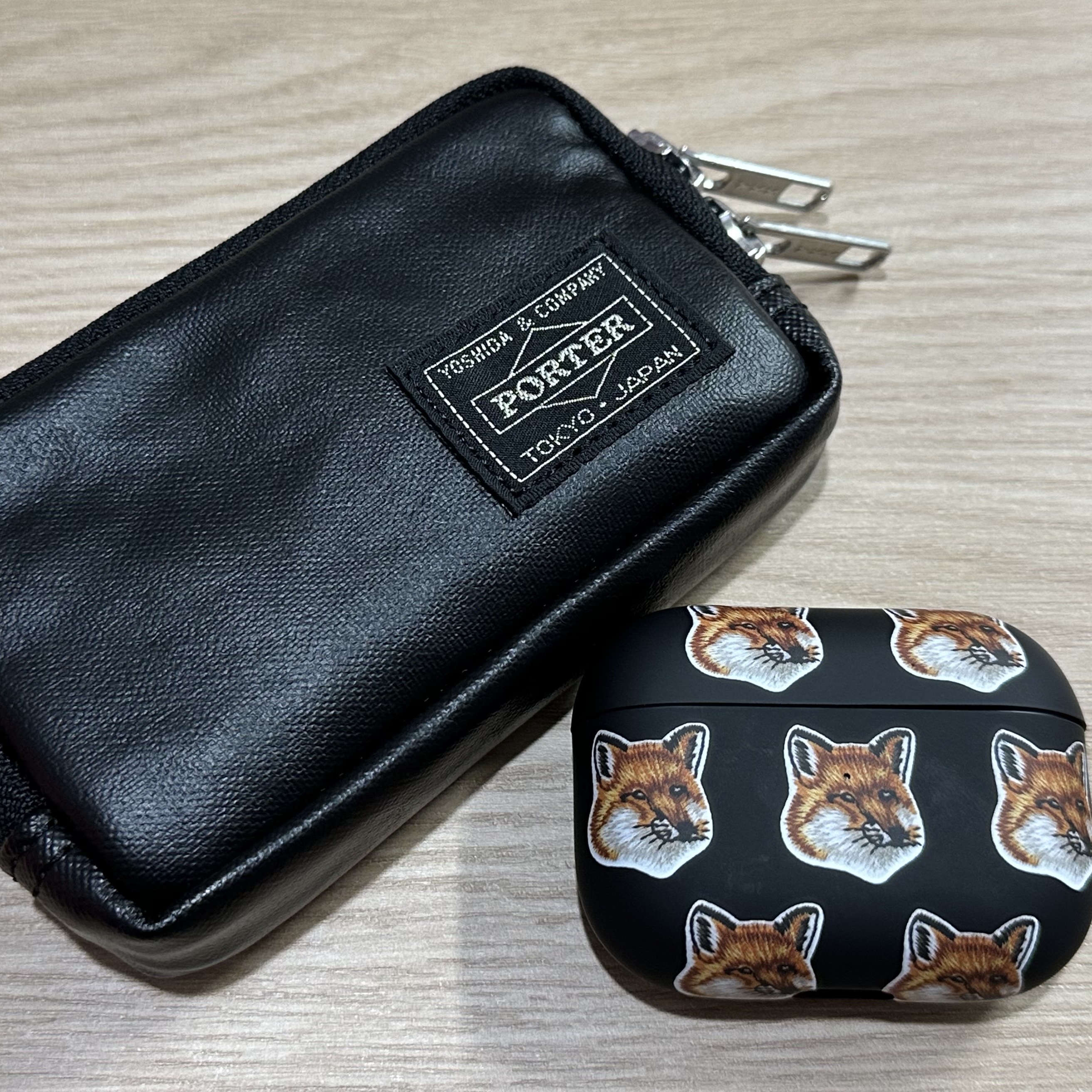 Porter Freestyle Multi Coin Case Black, Native Union x Maison Kitsune All Over Fox Head Airpods Pro2 Case 착용 스타일