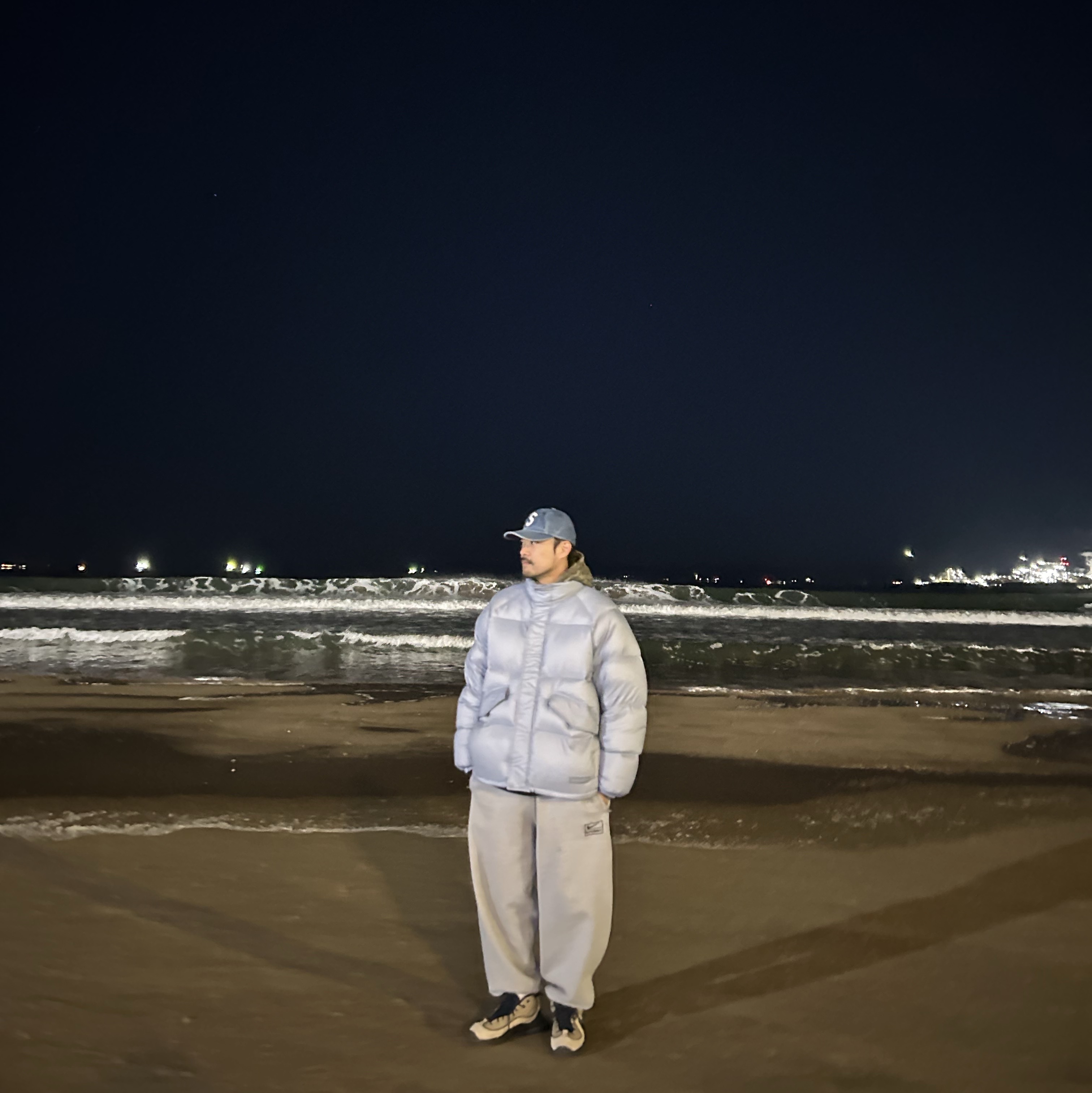 Supreme 700-Fill Down Lightweight Puffer Jacket Light Blue - 24FW, Supreme Pigment S Logo 6-Panel Denim - 24FW 착용 스타일